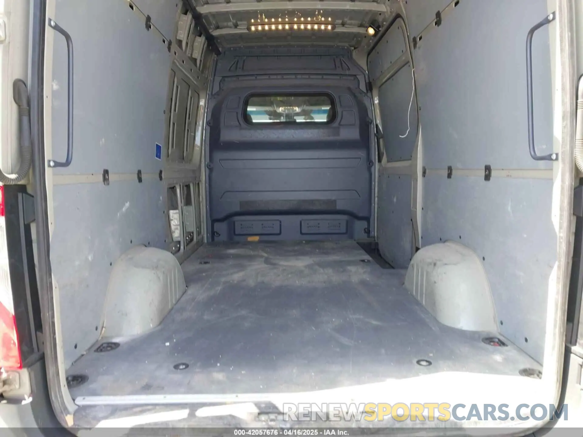 8 Photograph of a damaged car W1Y70BGY5NT095162 MERCEDES-BENZ SPRINTER 1500 2022