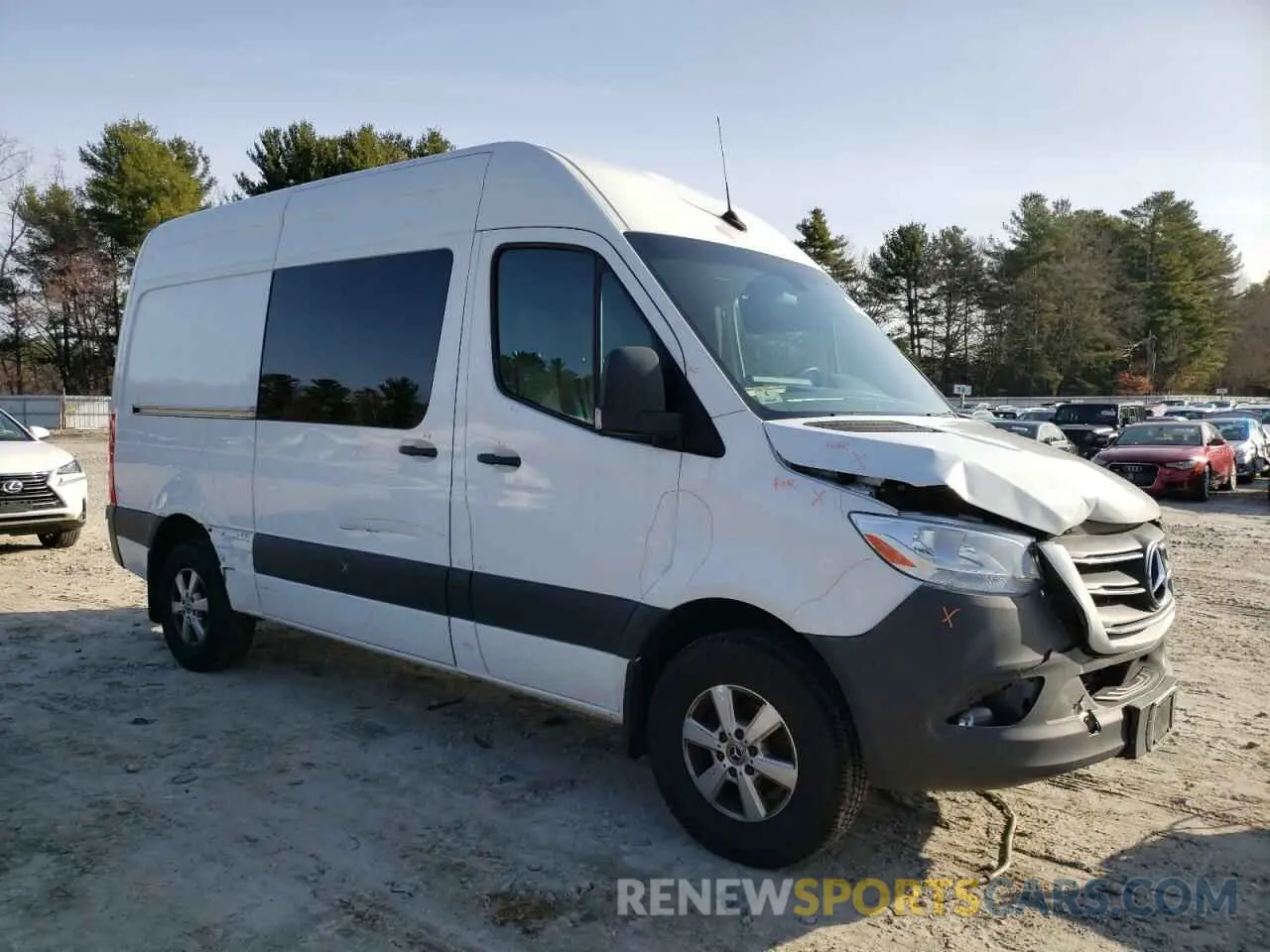 4 Photograph of a damaged car W1Y4EBHY0KP198867 MERCEDES-BENZ SPRINTER 2019