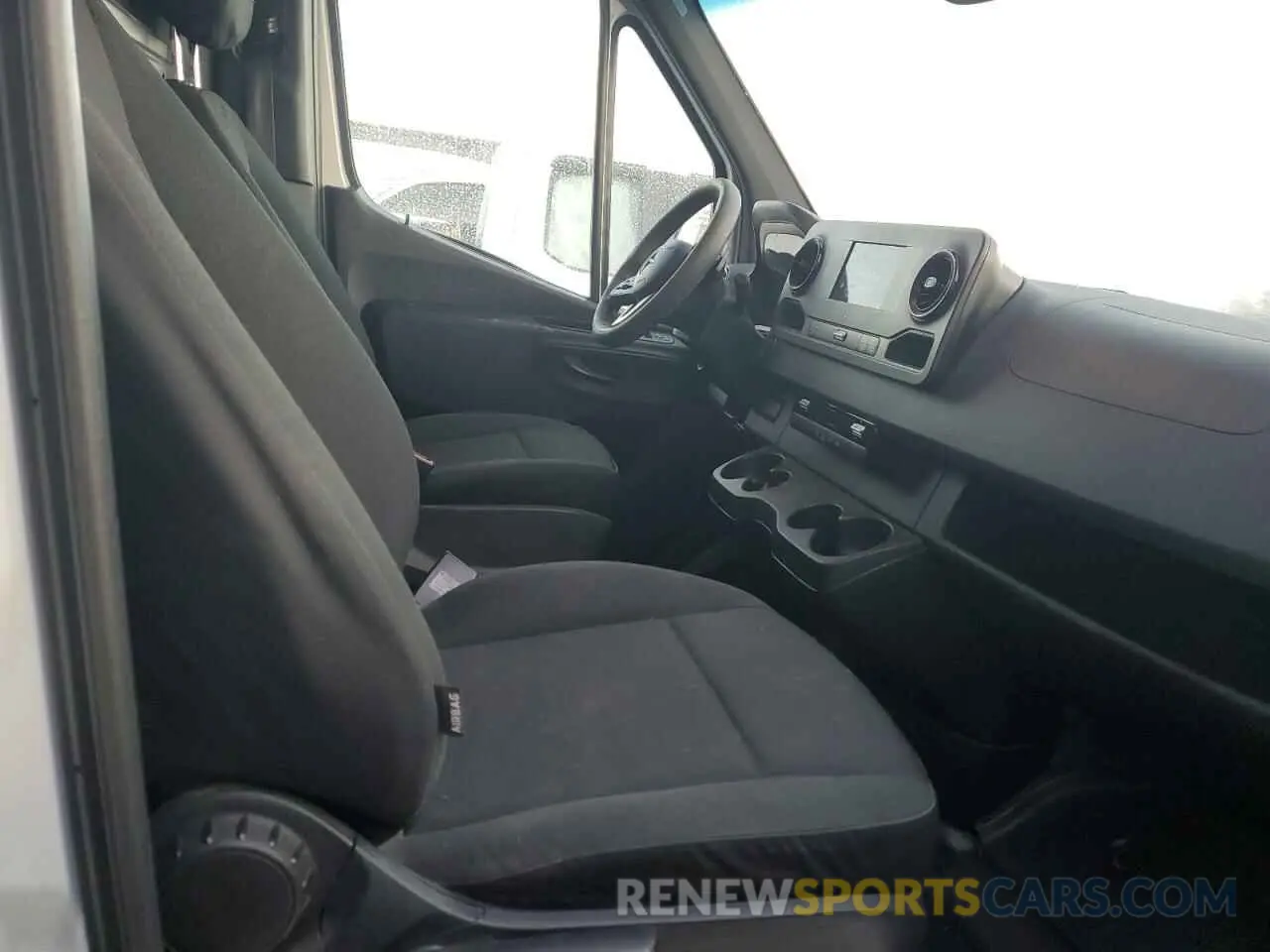 10 Photograph of a damaged car W1Y4EBHY0KT019508 MERCEDES-BENZ SPRINTER 2019