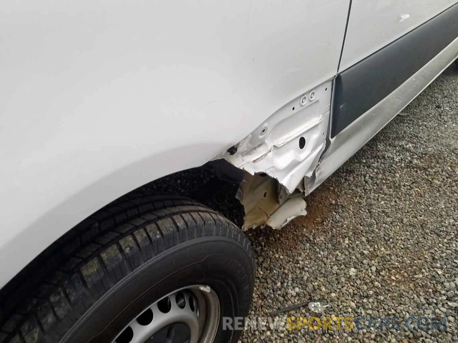 9 Photograph of a damaged car WD3PF0ED0KT005963 MERCEDES-BENZ SPRINTER 2019