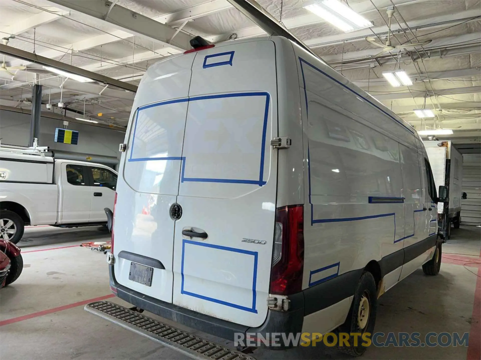13 Photograph of a damaged car WD3PF1CD1KP050380 MERCEDES-BENZ SPRINTER 2019