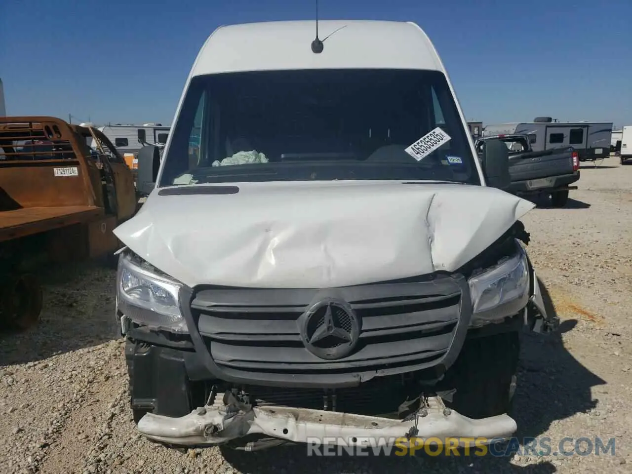 5 Photograph of a damaged car WD3PF1CD2KP061548 MERCEDES-BENZ SPRINTER 2019