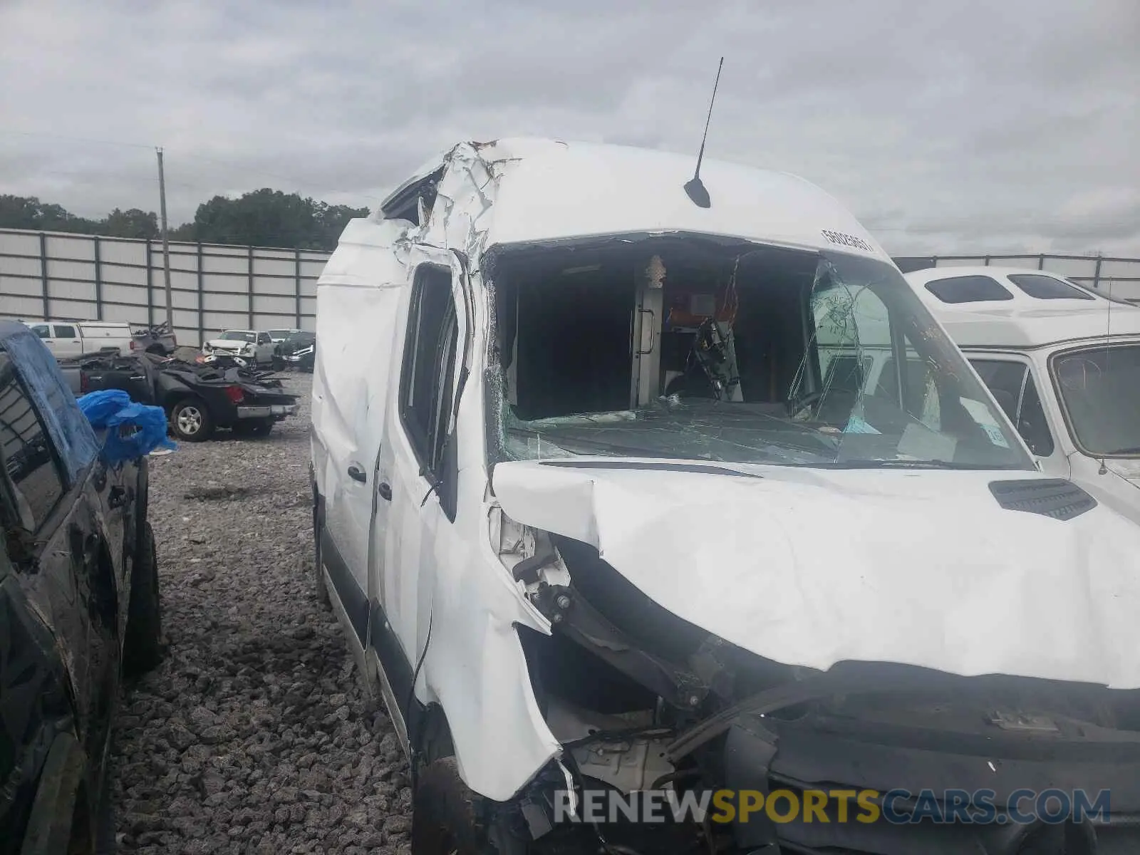 9 Photograph of a damaged car WD3PF1CD3KP067360 MERCEDES-BENZ SPRINTER 2019