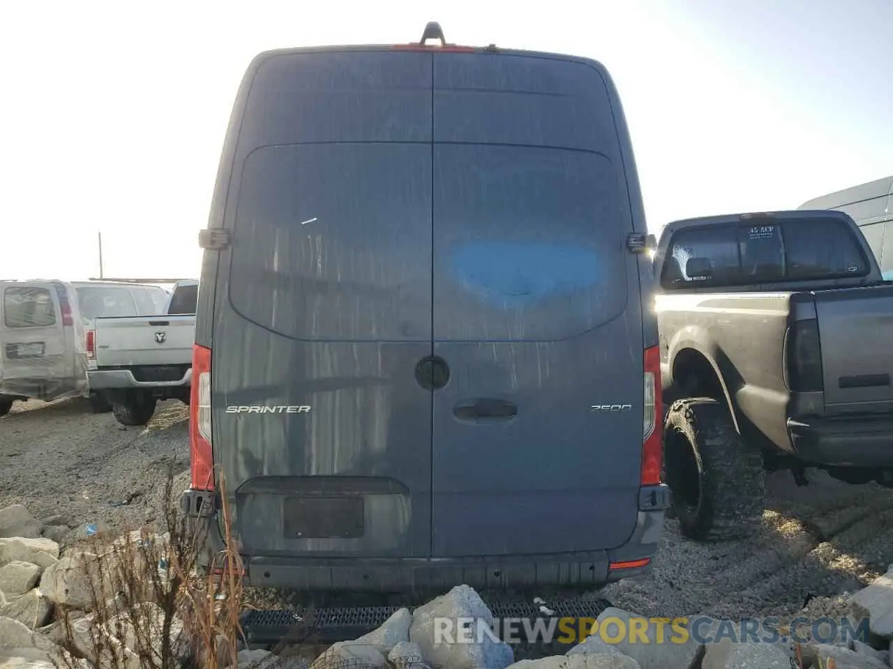 6 Photograph of a damaged car WD4PF0CD1KP074135 MERCEDES-BENZ SPRINTER 2019