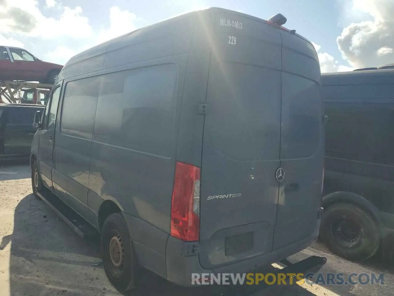 2 Фотография поврежденного автомобиля WD4PF0CD7KP083888 MERCEDES-BENZ SPRINTER 2019