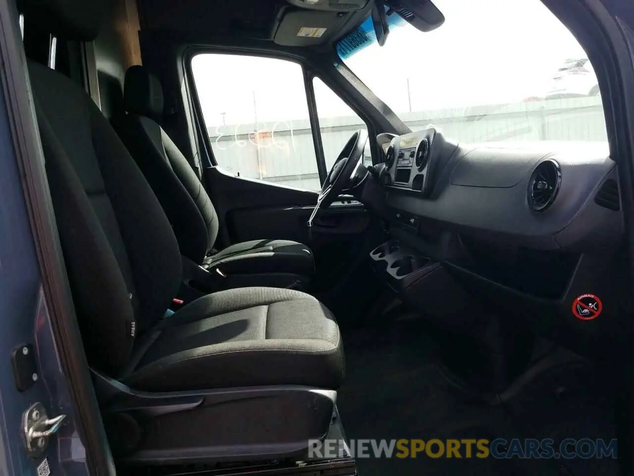 5 Photograph of a damaged car WD4PF0CD7KP093188 MERCEDES-BENZ SPRINTER 2019