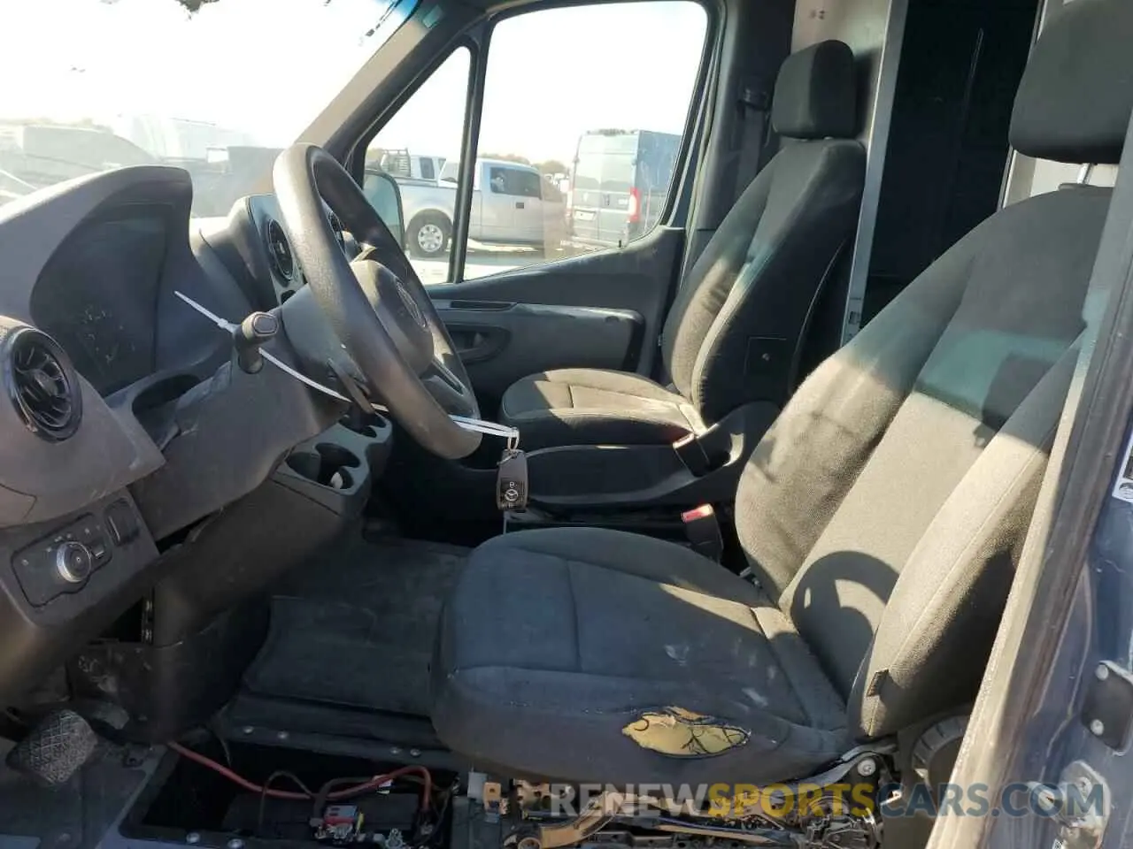 7 Фотография поврежденного автомобиля WD4PF0CDXKT004656 MERCEDES-BENZ SPRINTER 2019