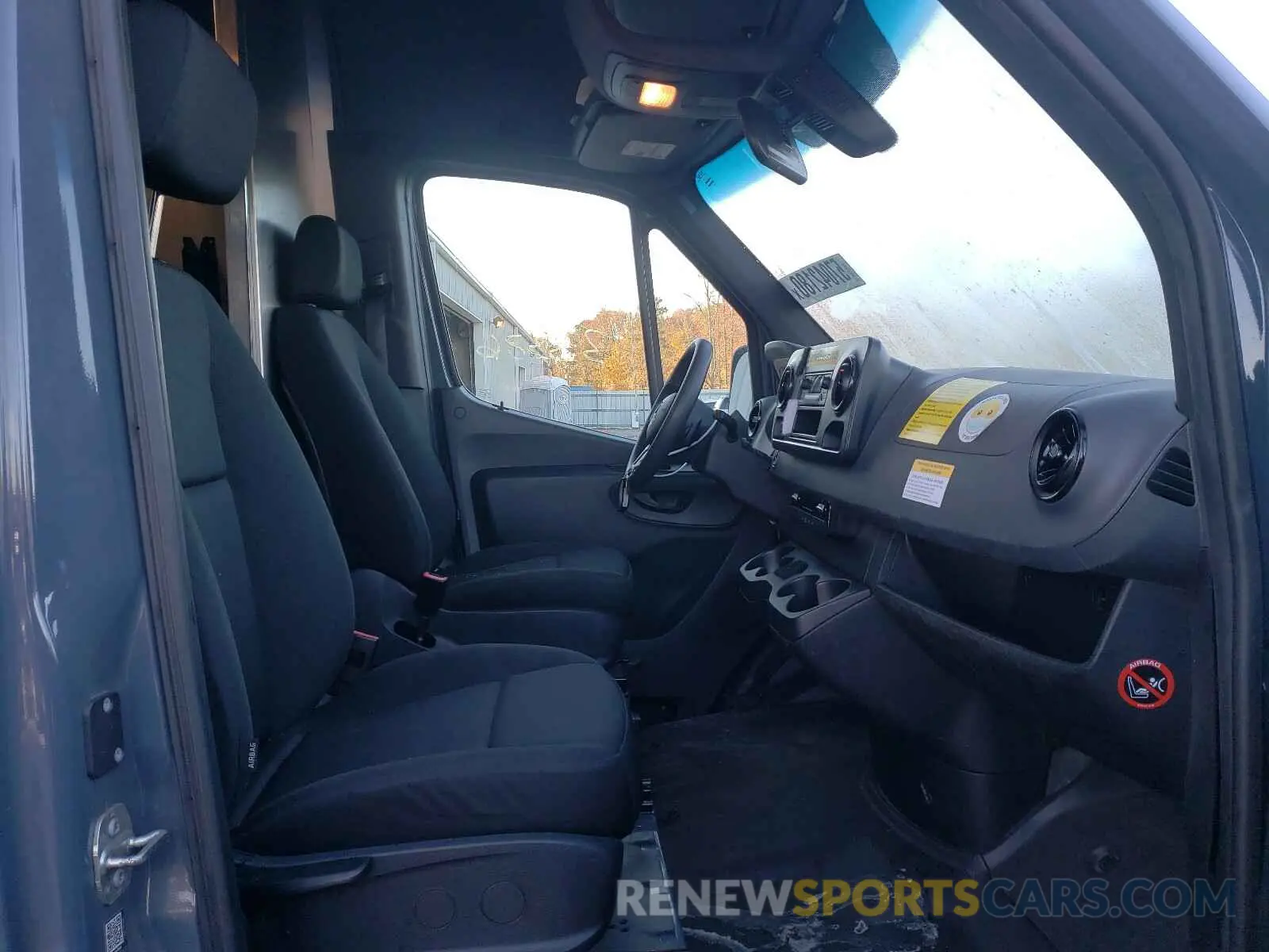 5 Photograph of a damaged car WD4PF1CDXKP127016 MERCEDES-BENZ SPRINTER 2019