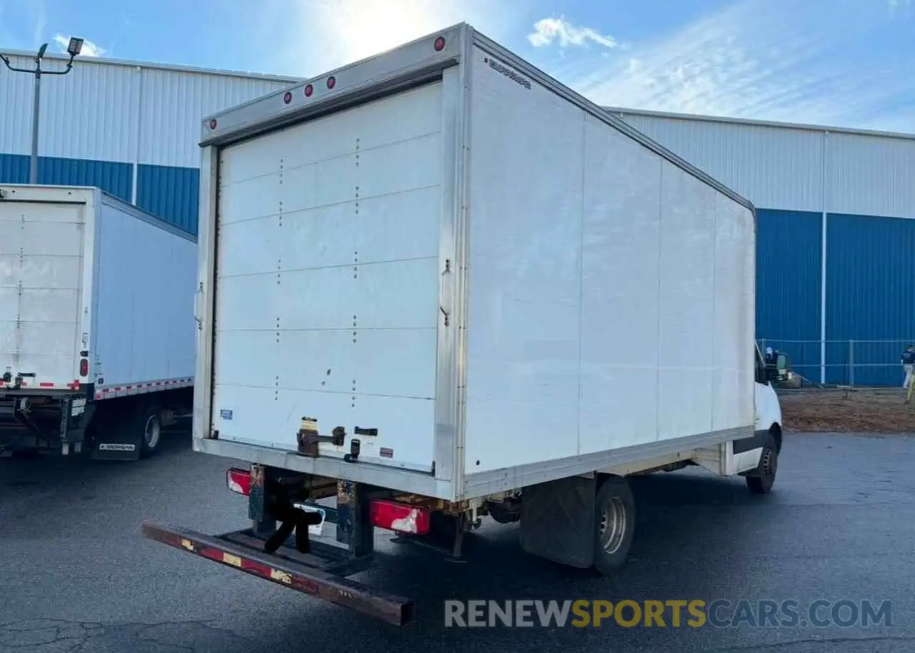 3 Photograph of a damaged car WDAPF4CD1KN020737 MERCEDES-BENZ SPRINTER 2019