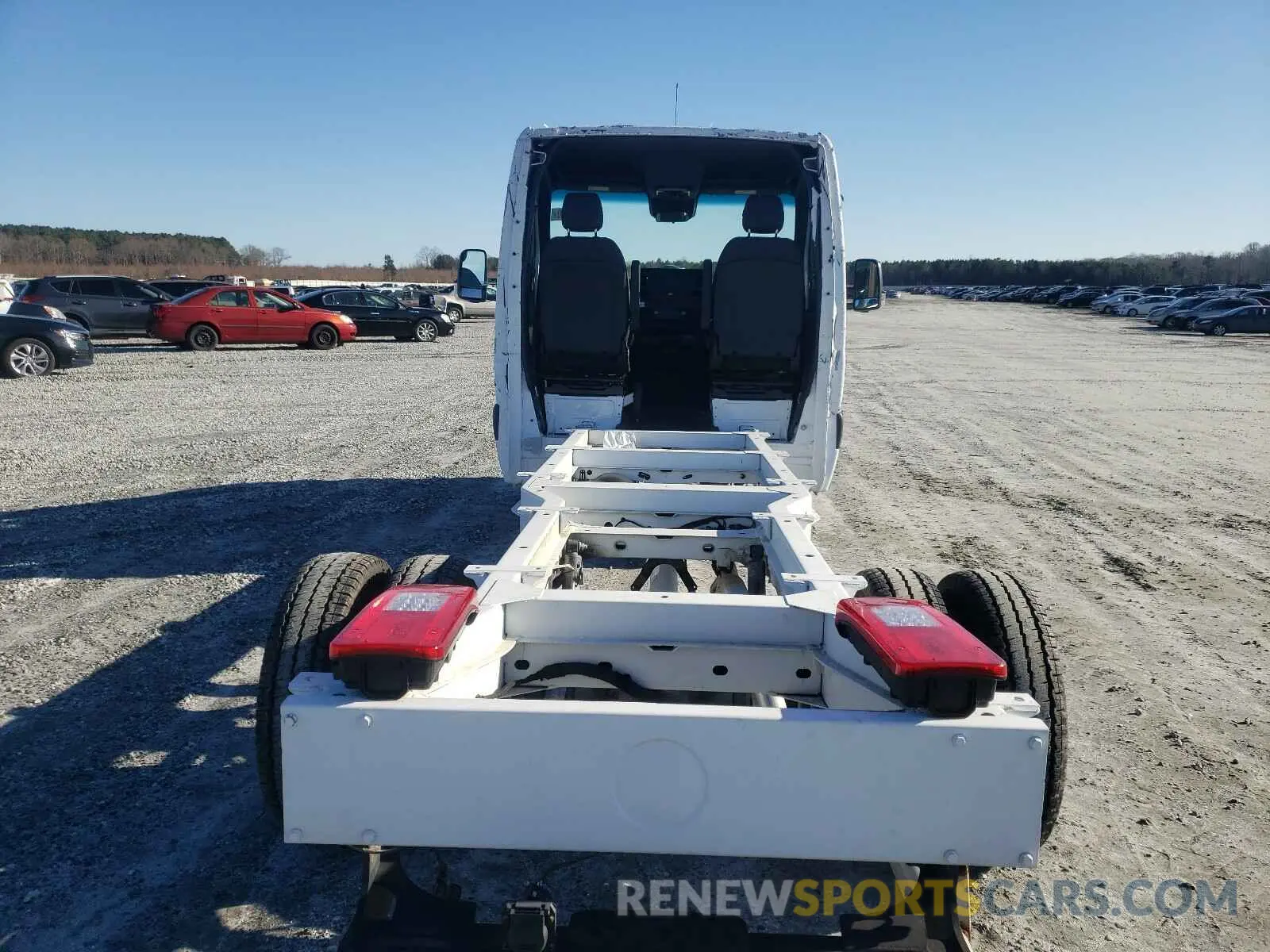 6 Photograph of a damaged car WDAPF4CD7KN014084 MERCEDES-BENZ SPRINTER 2019