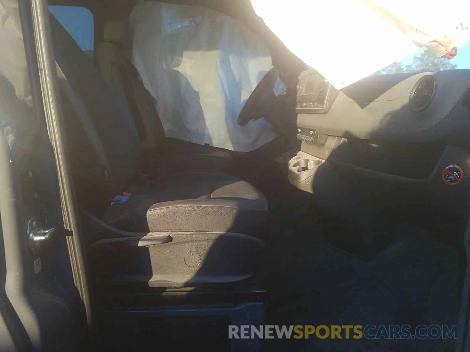 5 Photograph of a damaged car WDZPF0CD3KP124947 MERCEDES-BENZ SPRINTER 2019