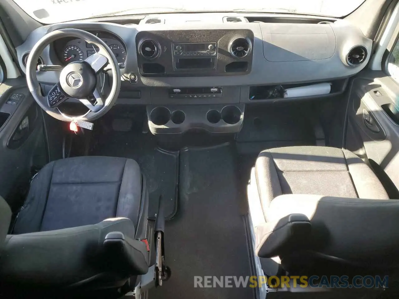 10 Photograph of a damaged car WDZPF0CD9KP101513 MERCEDES-BENZ SPRINTER 2019