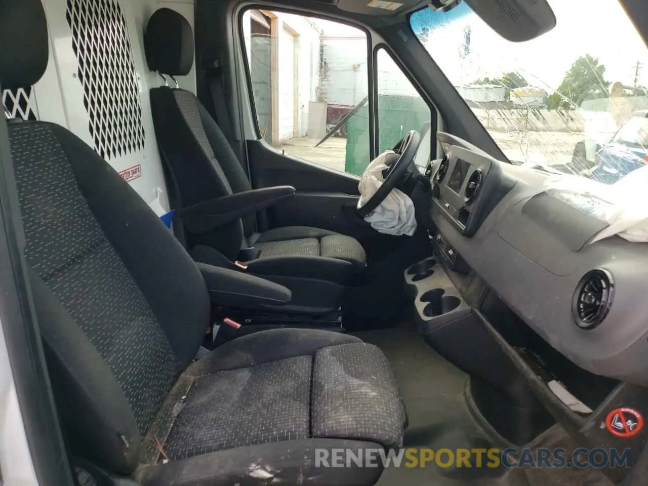 6 Photograph of a damaged car W1W4EBHY1LT038031 MERCEDES-BENZ SPRINTER 2020