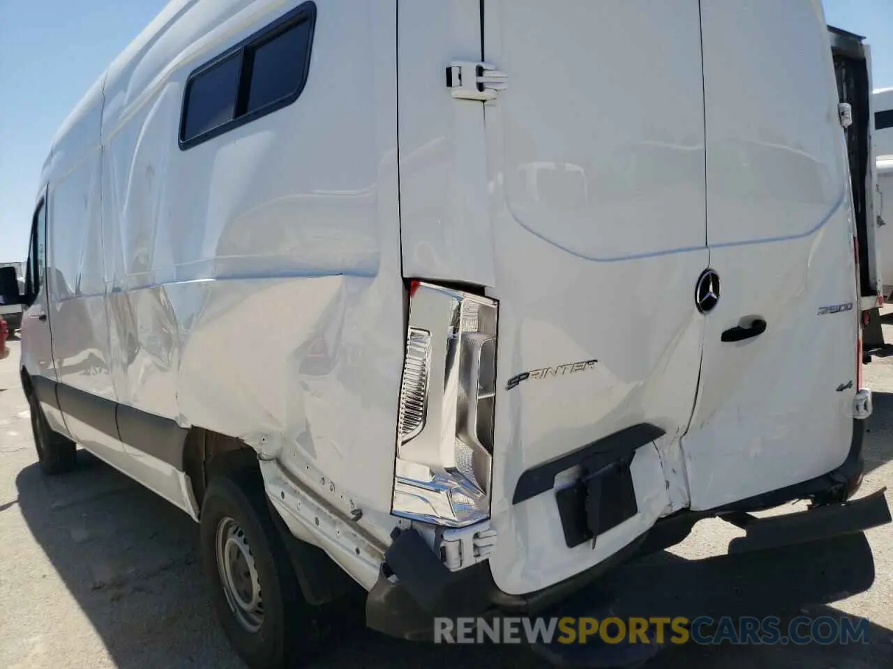 9 Photograph of a damaged car W1W4ECVY9LT023531 MERCEDES-BENZ SPRINTER 2020