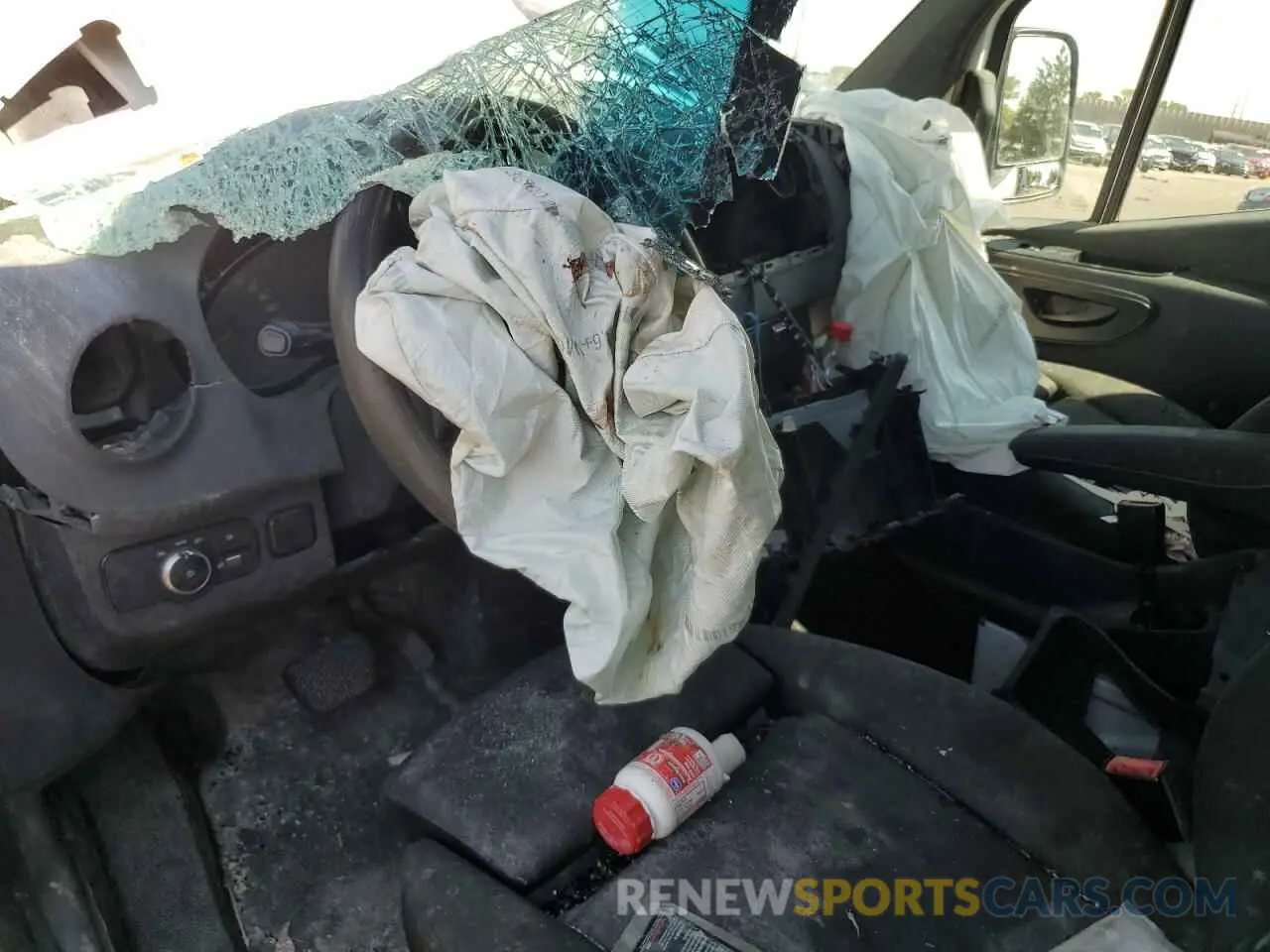 8 Photograph of a damaged car W1W8EC6YXLT038619 MERCEDES-BENZ SPRINTER 2020