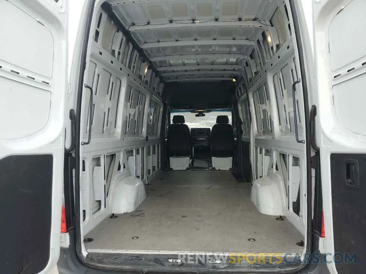 10 Photograph of a damaged car W1W40CHY3MT053572 MERCEDES-BENZ SPRINTER 2021