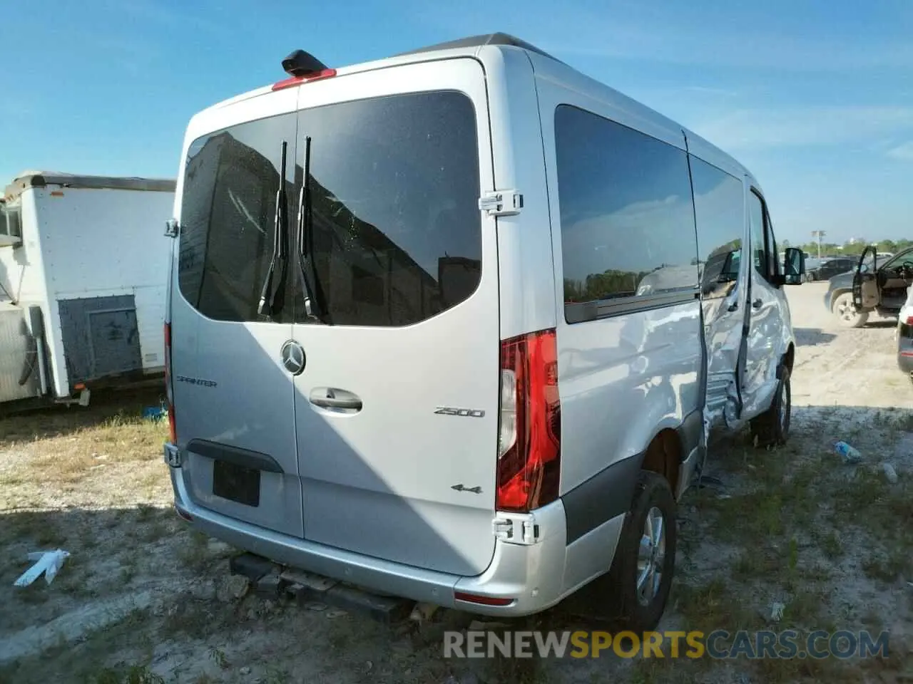 4 Photograph of a damaged car W1Z4EFVY0MT062627 MERCEDES-BENZ SPRINTER 2021
