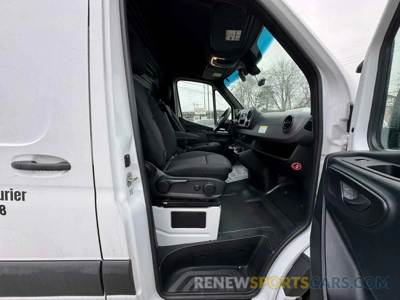 5 Photograph of a damaged car W1Y4ECHY3NT091894 MERCEDES-BENZ SPRINTER 2022