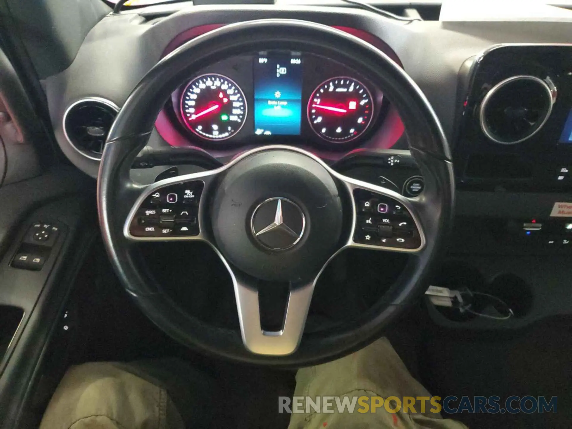 28 Photograph of a damaged car W1Y4NBVYXPT143166 MERCEDES-BENZ SPRINTER 2023
