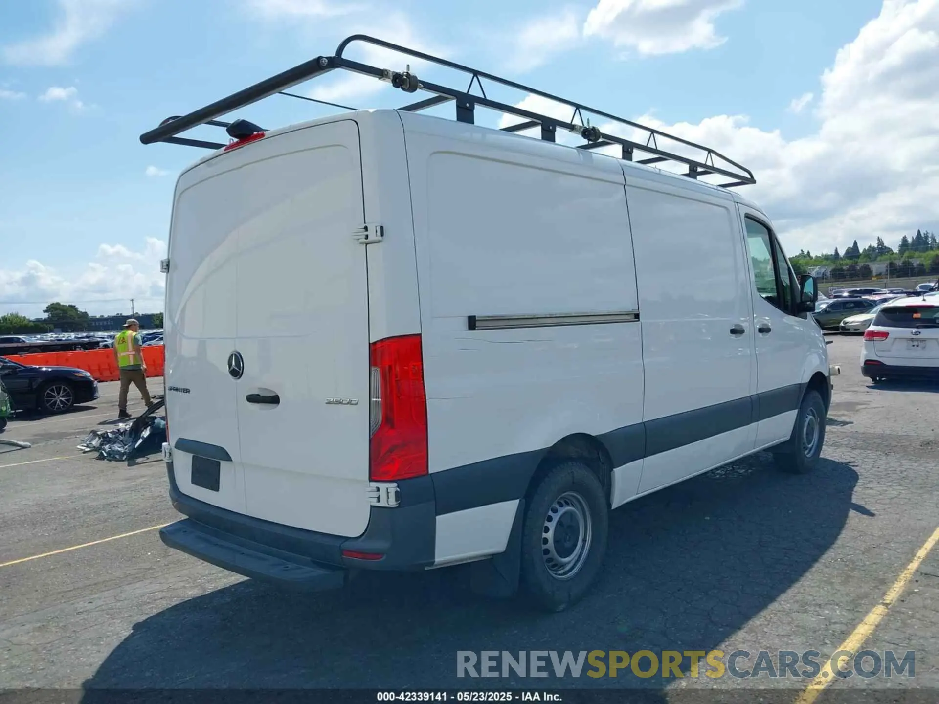 4 Фотография поврежденного автомобиля WD3PF0CD2KP035073 MERCEDES-BENZ SPRINTER 2500 2019