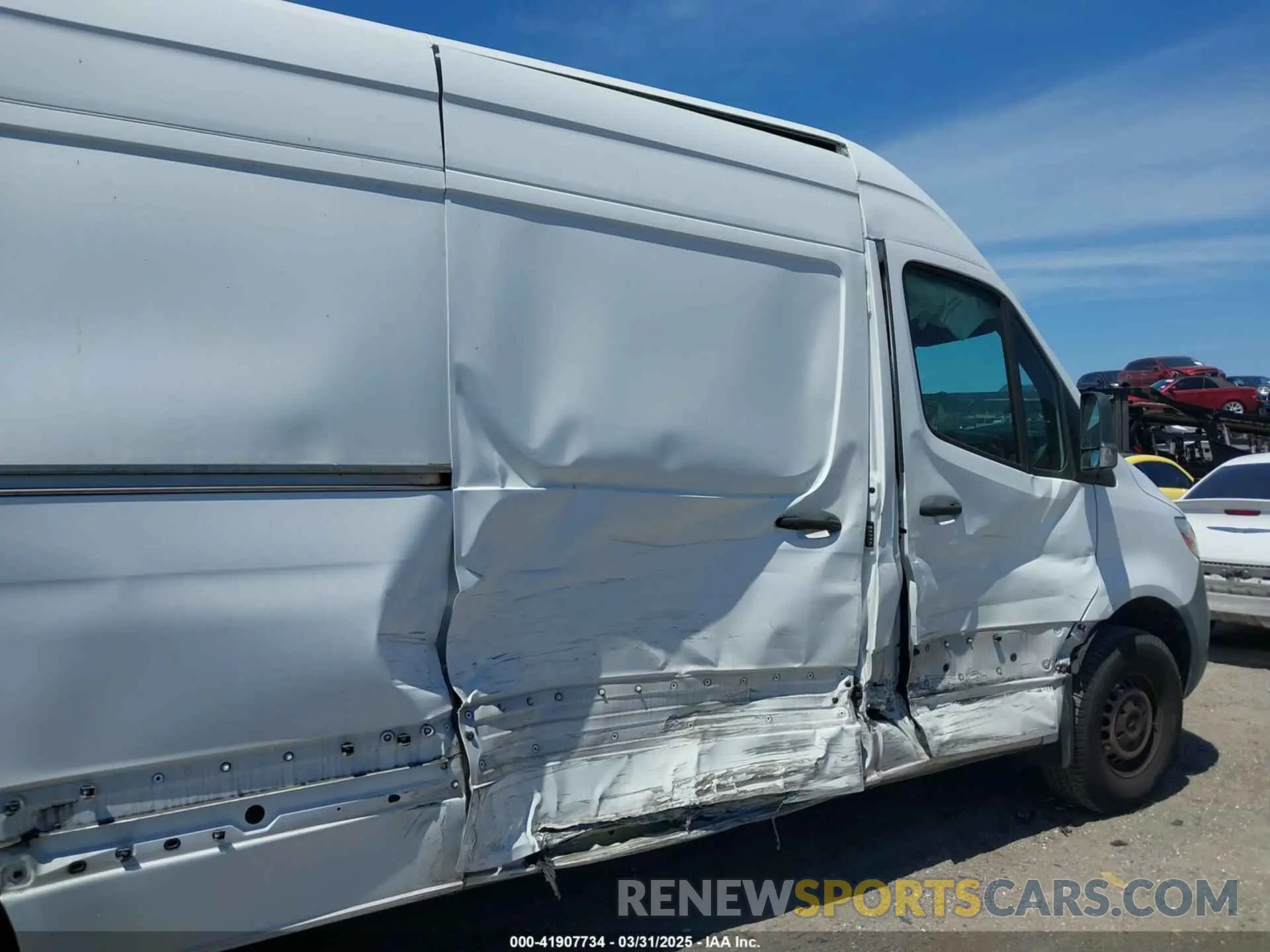 18 Photograph of a damaged car WD3PF1CD0KP170977 MERCEDES-BENZ SPRINTER 2500 2019