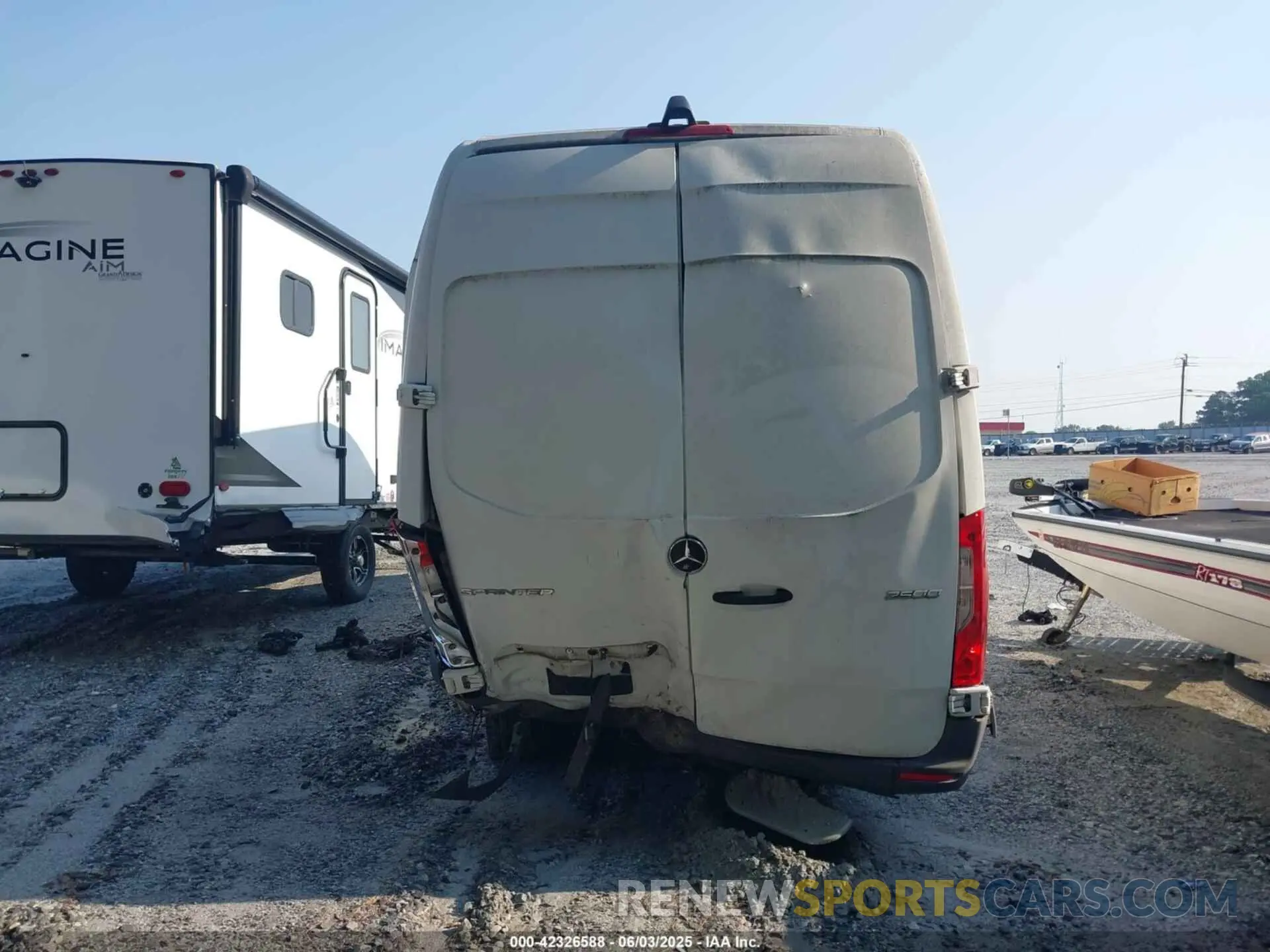 16 Photograph of a damaged car WD3PF1CD2KP056432 MERCEDES-BENZ SPRINTER 2500 2019