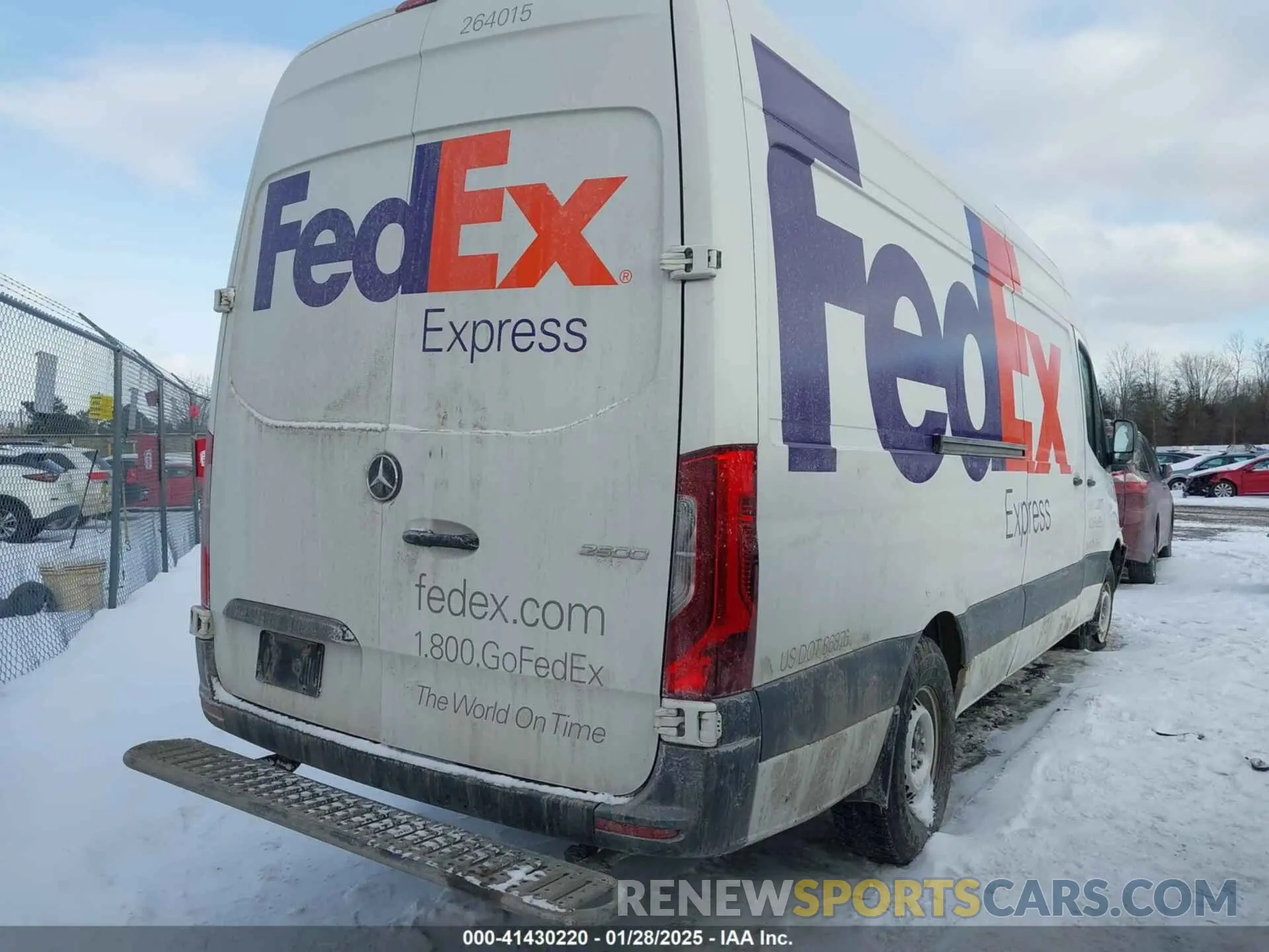 4 Photograph of a damaged car WD3PF1CD3KP062854 MERCEDES-BENZ SPRINTER 2500 2019