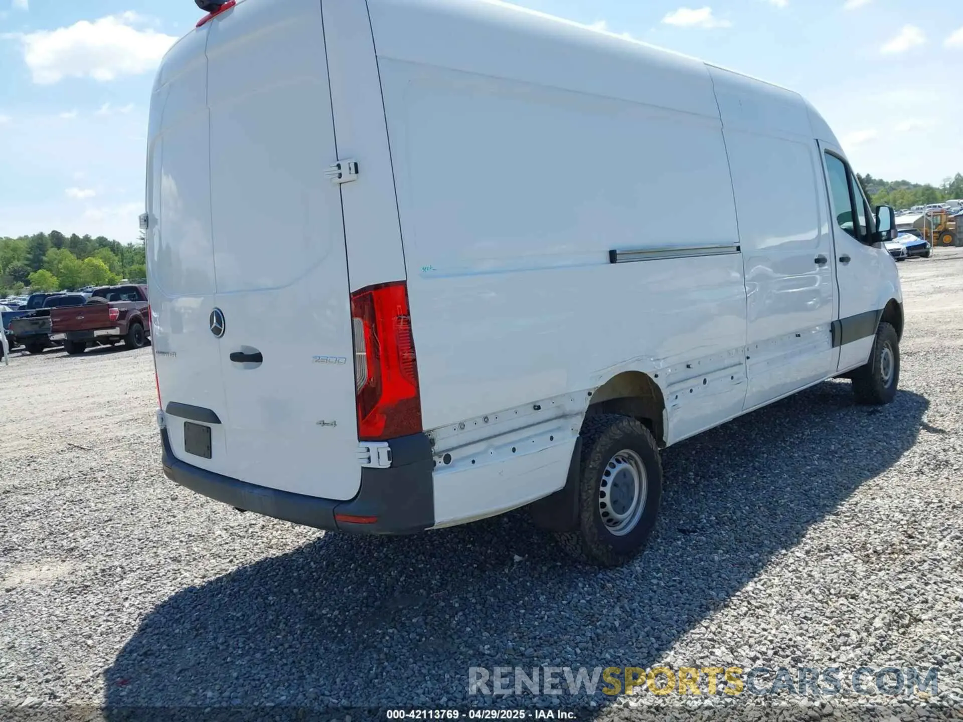 4 Photograph of a damaged car WD4FF1CD0KP185437 MERCEDES-BENZ SPRINTER 2500 2019