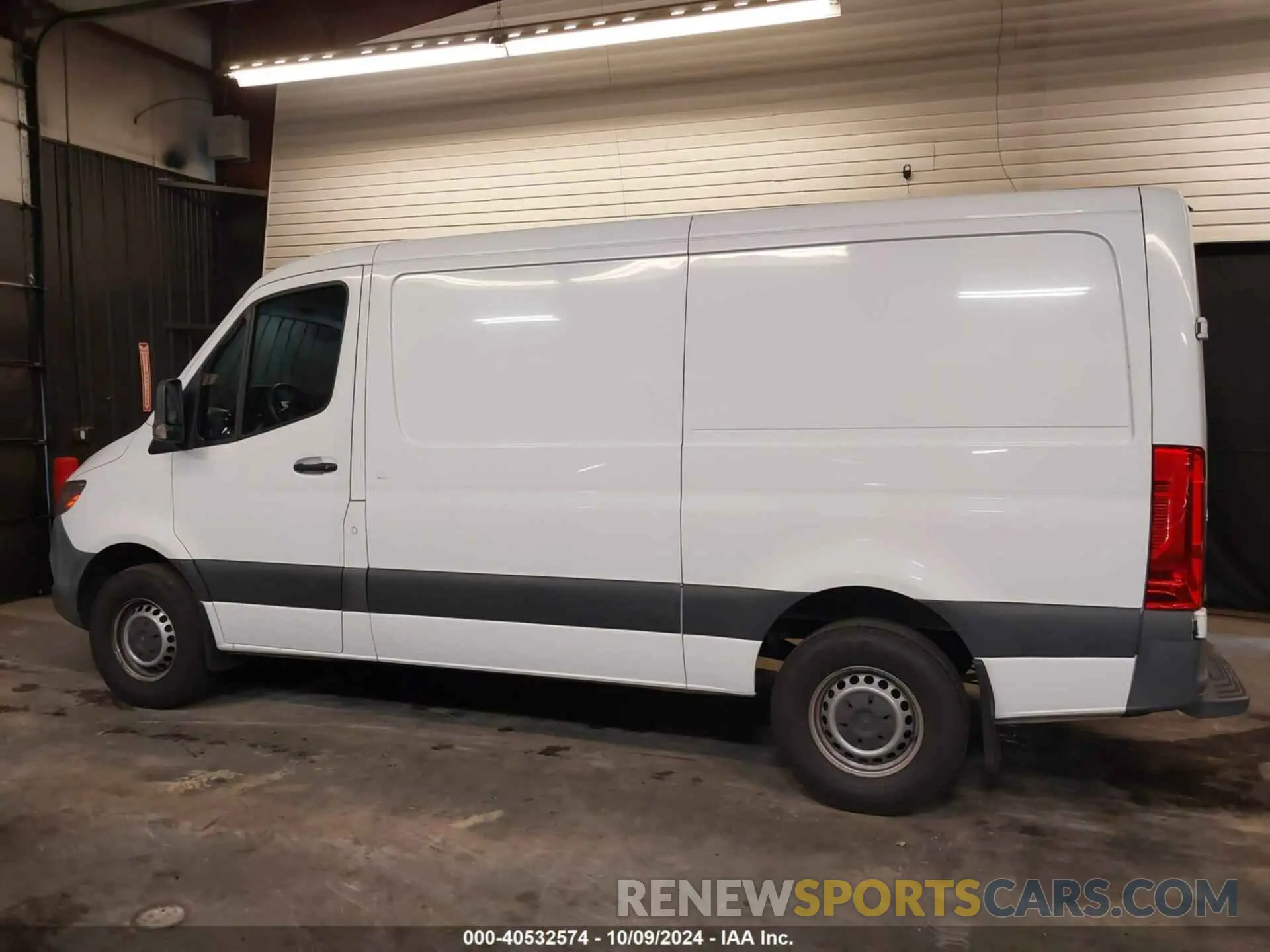 15 Photograph of a damaged car WD4PF0CD1KT013570 MERCEDES-BENZ SPRINTER 2500 2019
