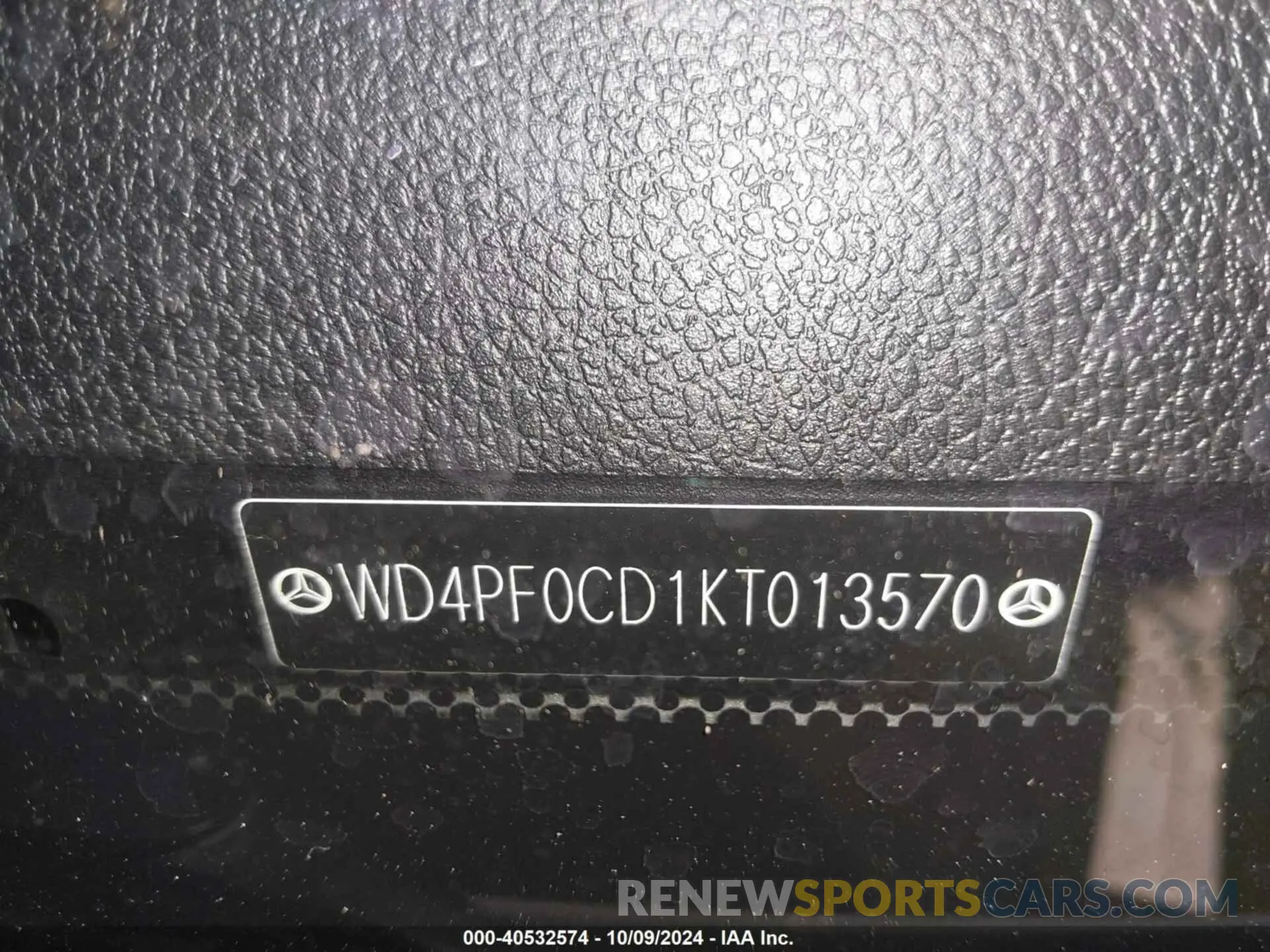 18 Photograph of a damaged car WD4PF0CD1KT013570 MERCEDES-BENZ SPRINTER 2500 2019