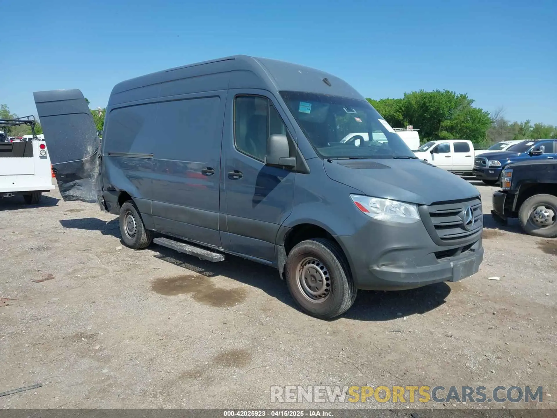 1 Фотография поврежденного автомобиля WD4PF0CD8KP042279 MERCEDES-BENZ SPRINTER 2500 2019