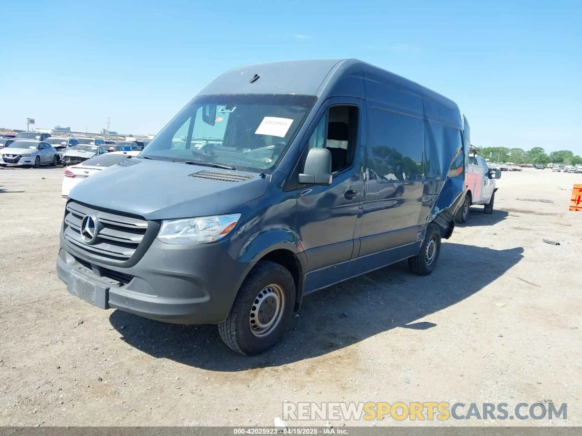2 Фотография поврежденного автомобиля WD4PF0CD8KP042279 MERCEDES-BENZ SPRINTER 2500 2019