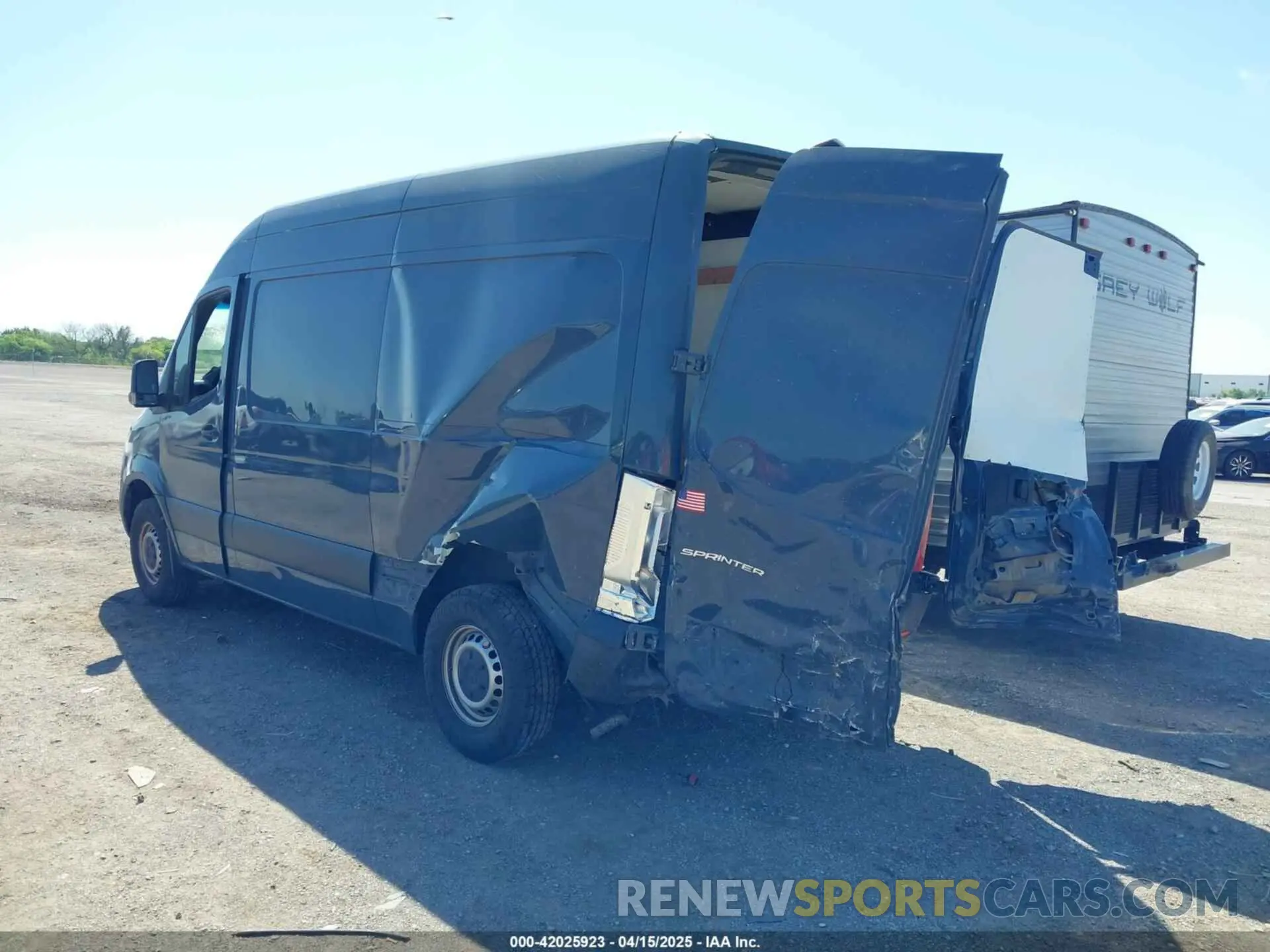 3 Фотография поврежденного автомобиля WD4PF0CD8KP042279 MERCEDES-BENZ SPRINTER 2500 2019