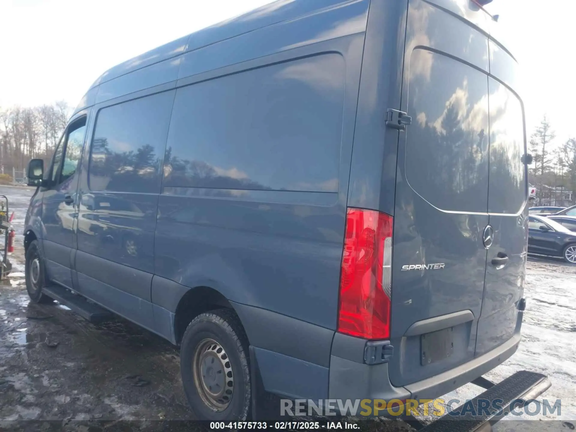 3 Photograph of a damaged car WD4PF0CD8KP046669 MERCEDES-BENZ SPRINTER 2500 2019