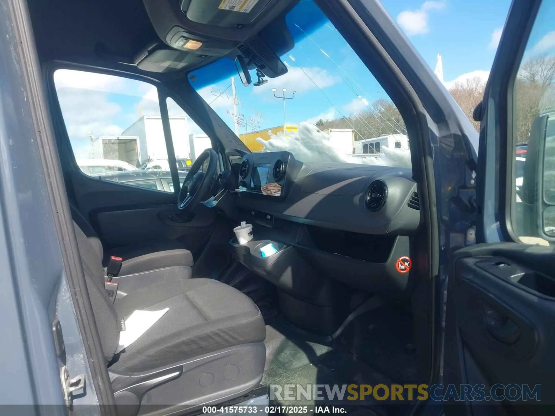 5 Photograph of a damaged car WD4PF0CD8KP046669 MERCEDES-BENZ SPRINTER 2500 2019