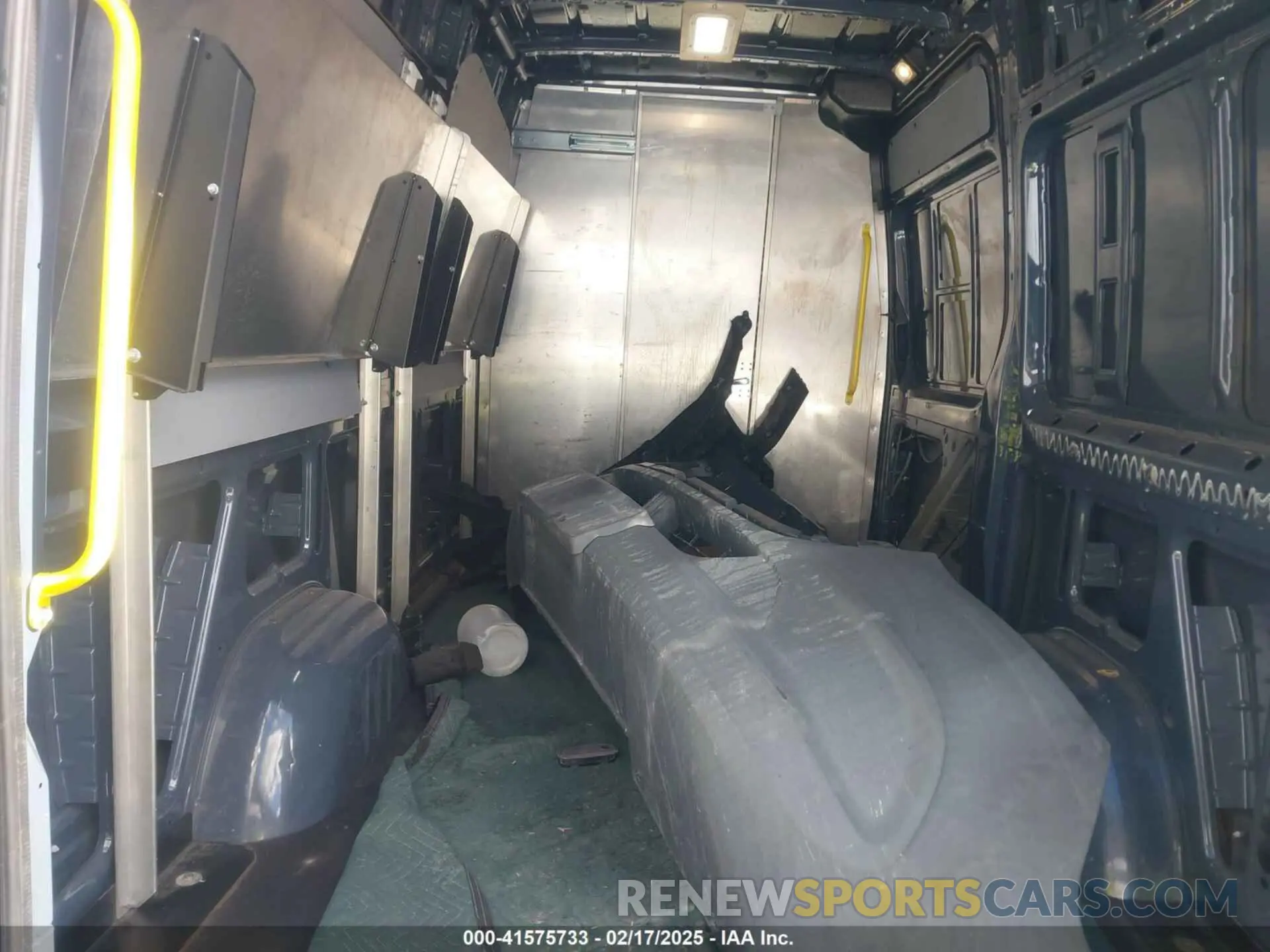 8 Photograph of a damaged car WD4PF0CD8KP046669 MERCEDES-BENZ SPRINTER 2500 2019