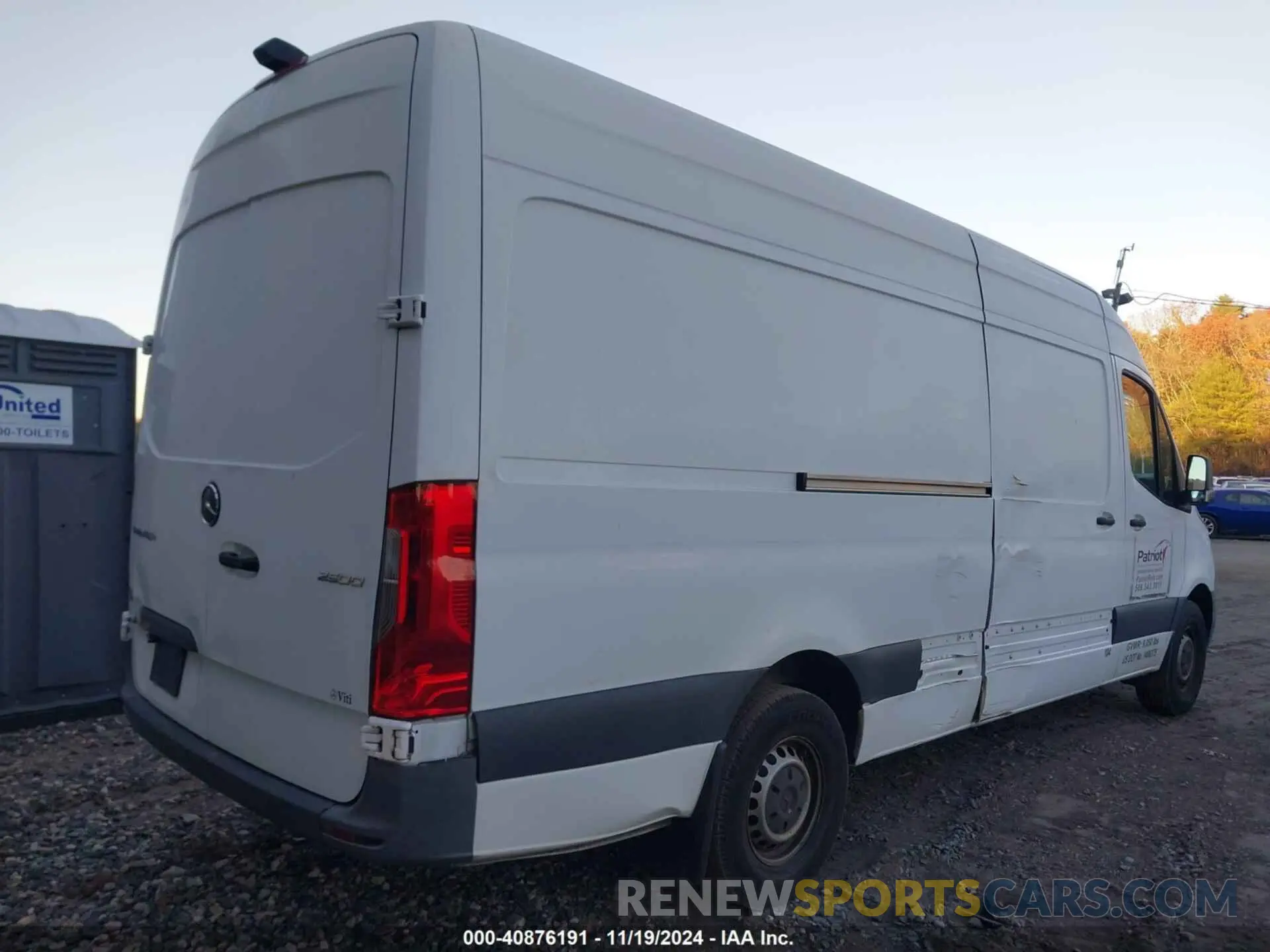 4 Photograph of a damaged car WD4PF1CD0KT011539 MERCEDES-BENZ SPRINTER 2500 2019