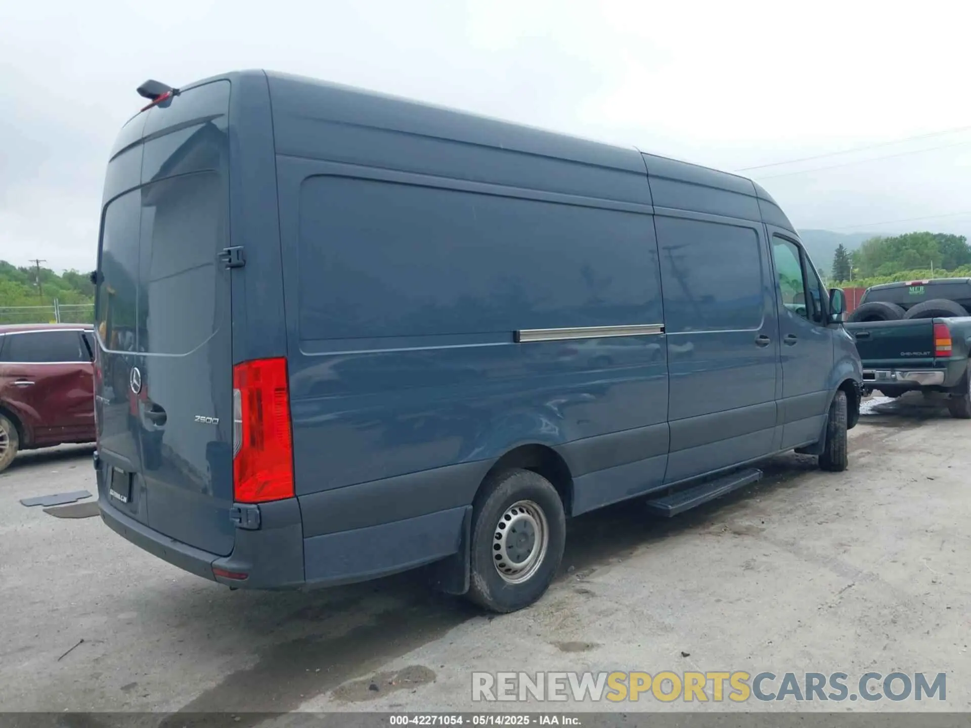 4 Photograph of a damaged car WD4PF1CD1KP149776 MERCEDES-BENZ SPRINTER 2500 2019