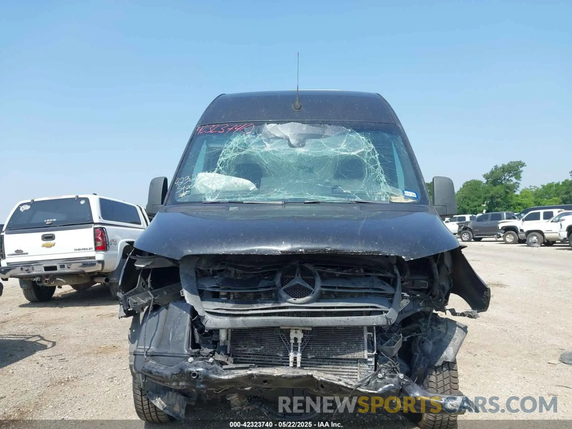 6 Photograph of a damaged car WD4PF1CD1KP173995 MERCEDES-BENZ SPRINTER 2500 2019