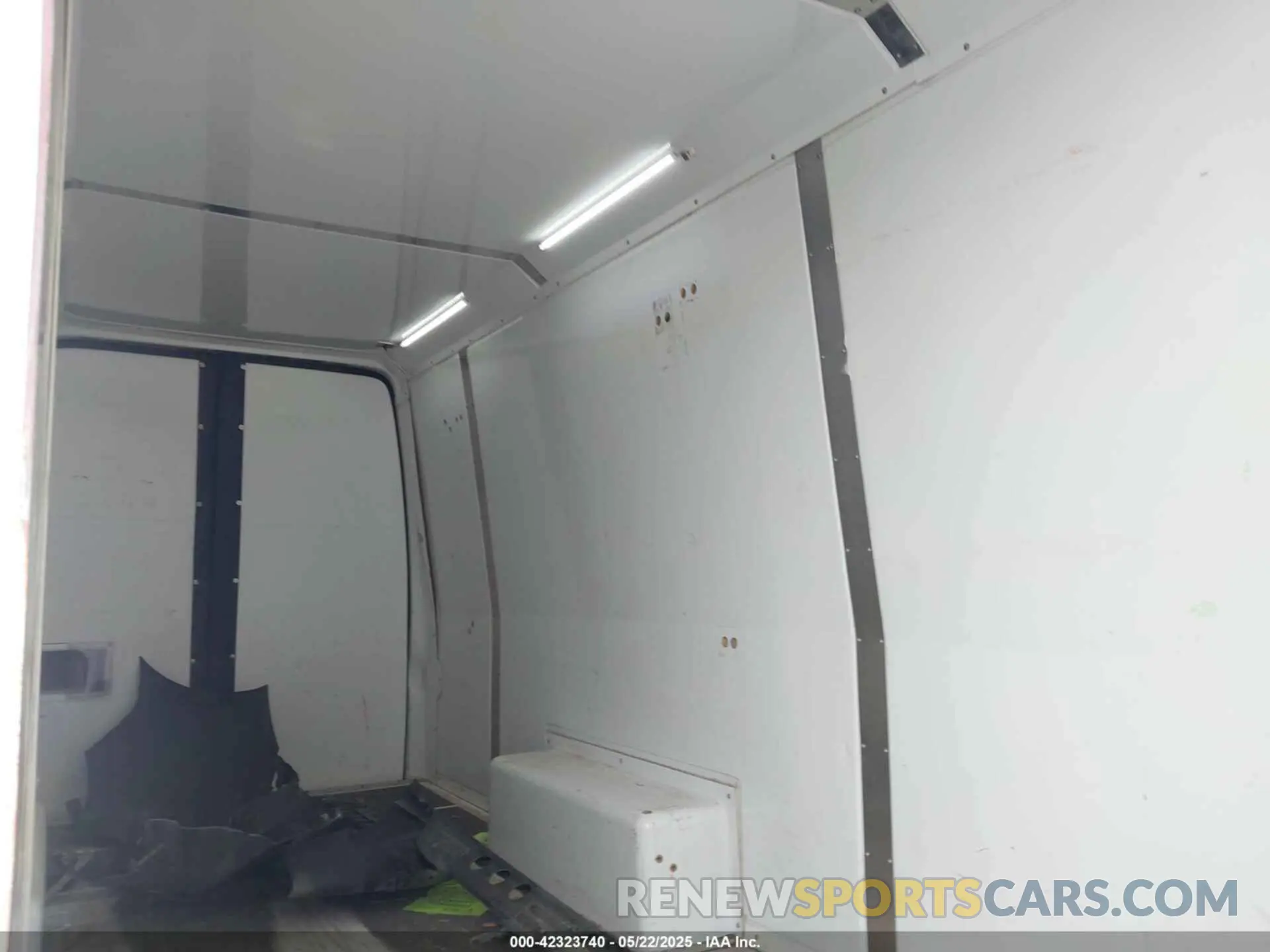 8 Photograph of a damaged car WD4PF1CD1KP173995 MERCEDES-BENZ SPRINTER 2500 2019