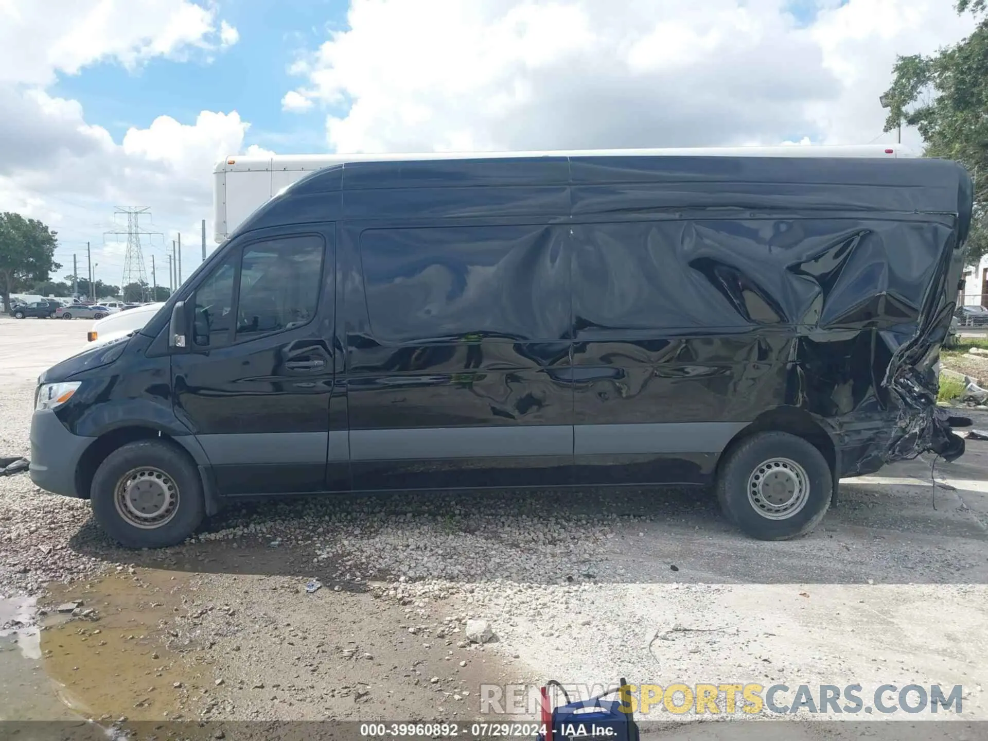 14 Photograph of a damaged car WD4PF1CD2KP111814 MERCEDES-BENZ SPRINTER 2500 2019