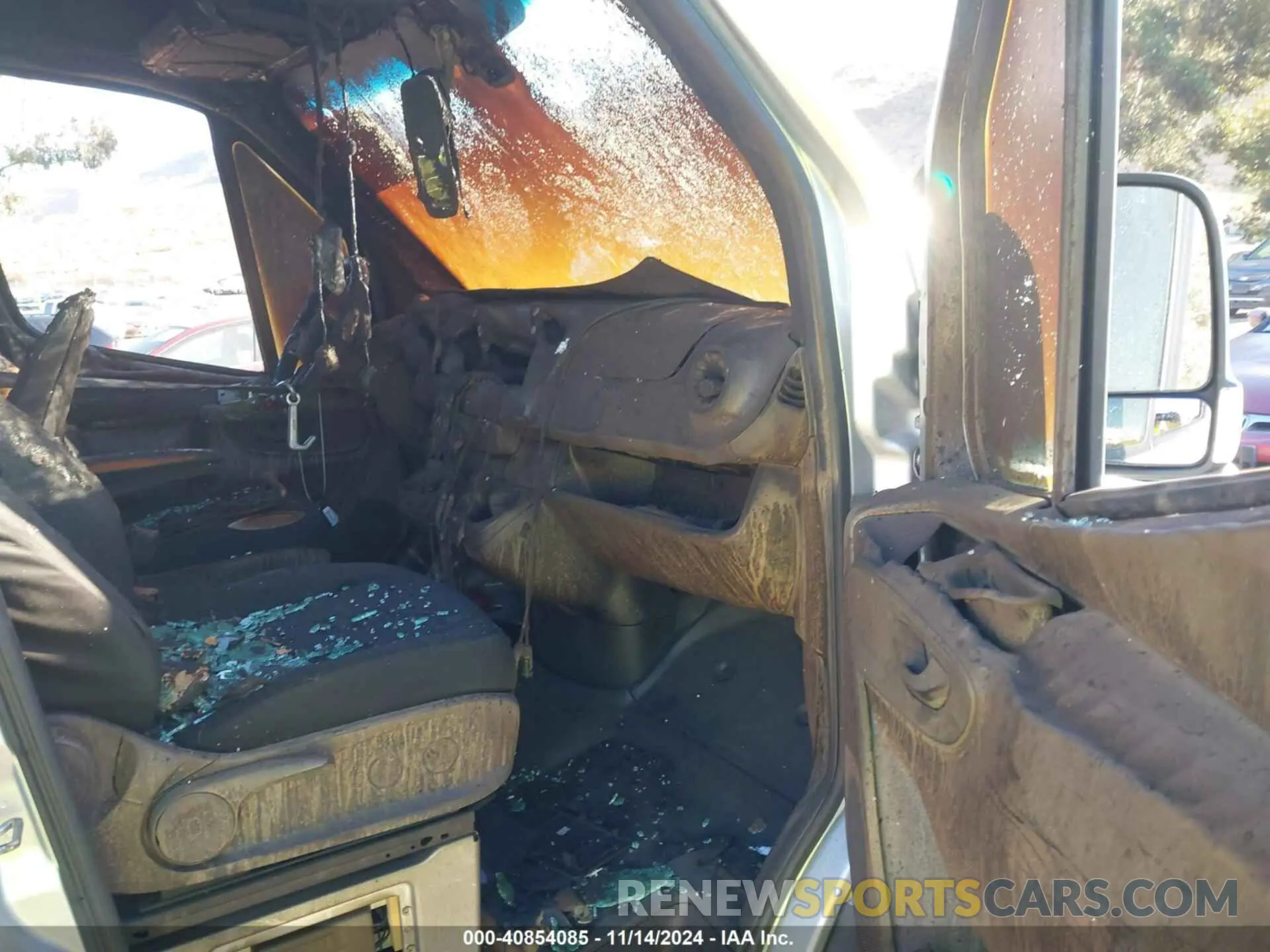 5 Photograph of a damaged car WD4PF1CD5KP082325 MERCEDES-BENZ SPRINTER 2500 2019