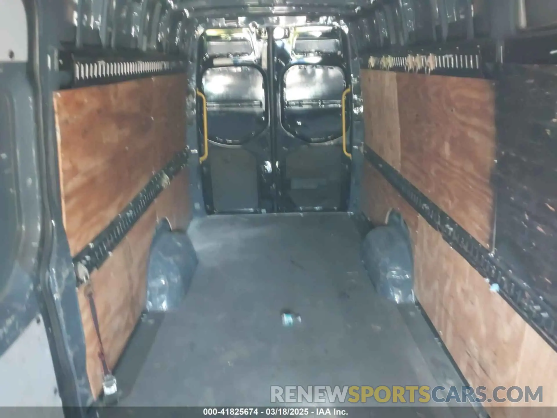 8 Фотография поврежденного автомобиля WD4PF1CD8KP143473 MERCEDES-BENZ SPRINTER 2500 2019