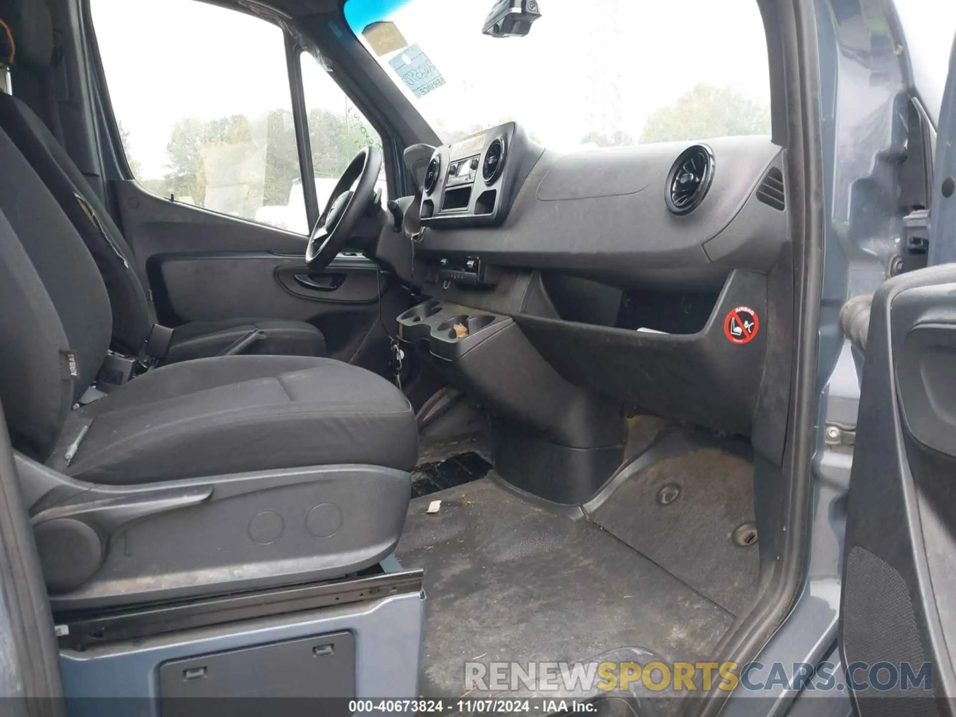 5 Photograph of a damaged car WD4PF1CD8KT006377 MERCEDES-BENZ SPRINTER 2500 2019