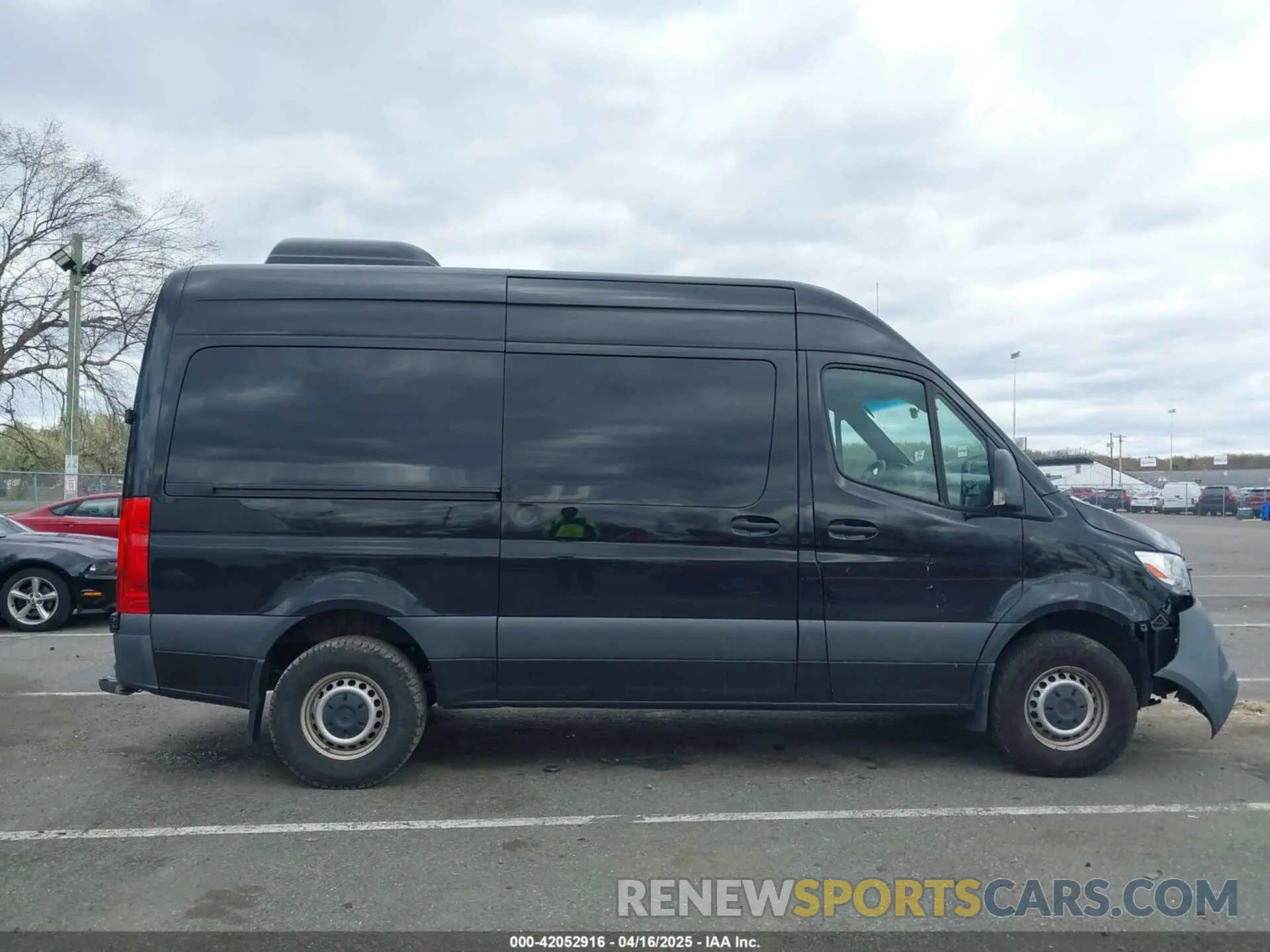 13 Photograph of a damaged car WDZPF0CD3KP130537 MERCEDES-BENZ SPRINTER 2500 2019