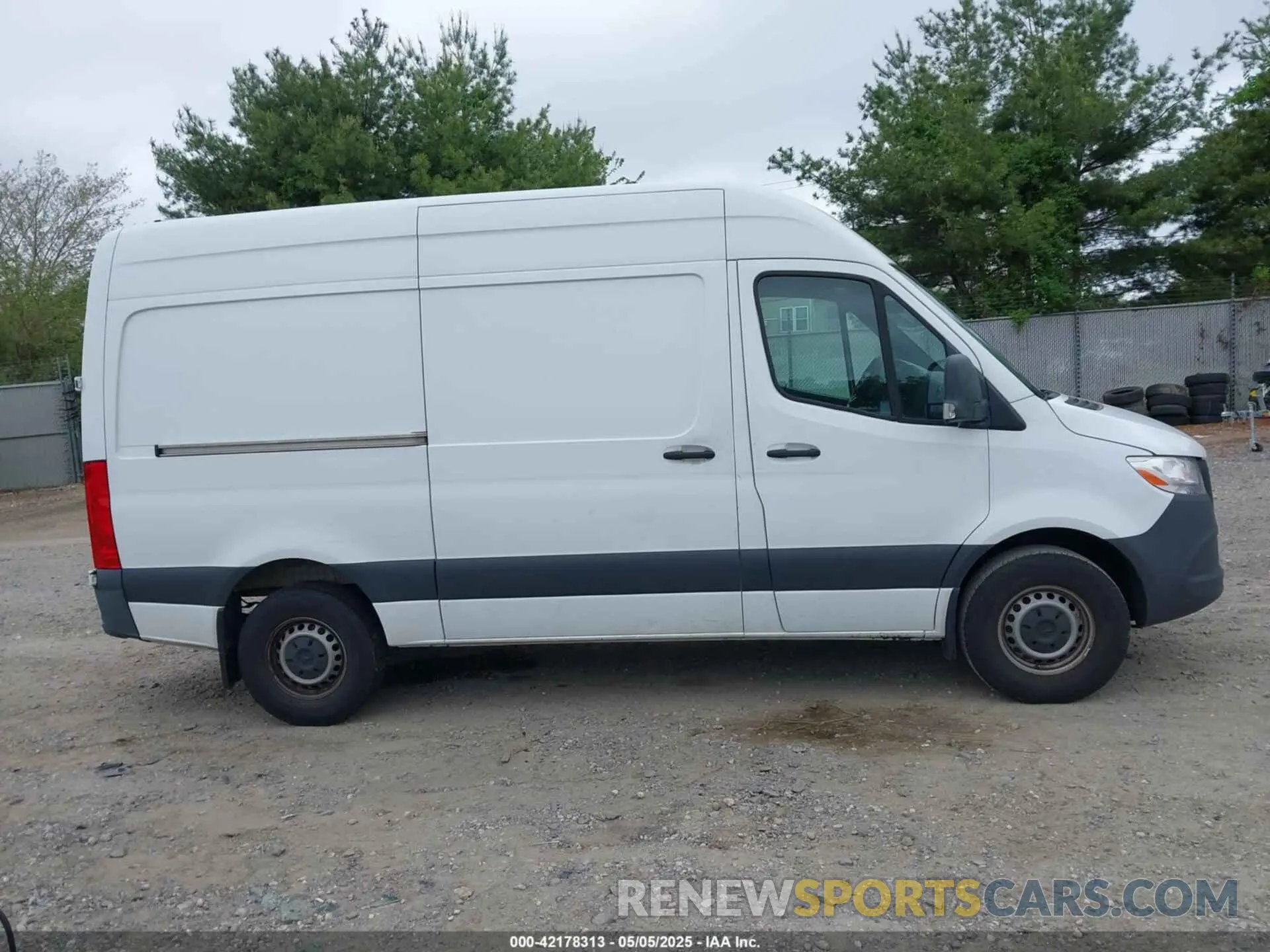 13 Photograph of a damaged car W1W4EBHY9LT022420 MERCEDES-BENZ SPRINTER 2500 2020