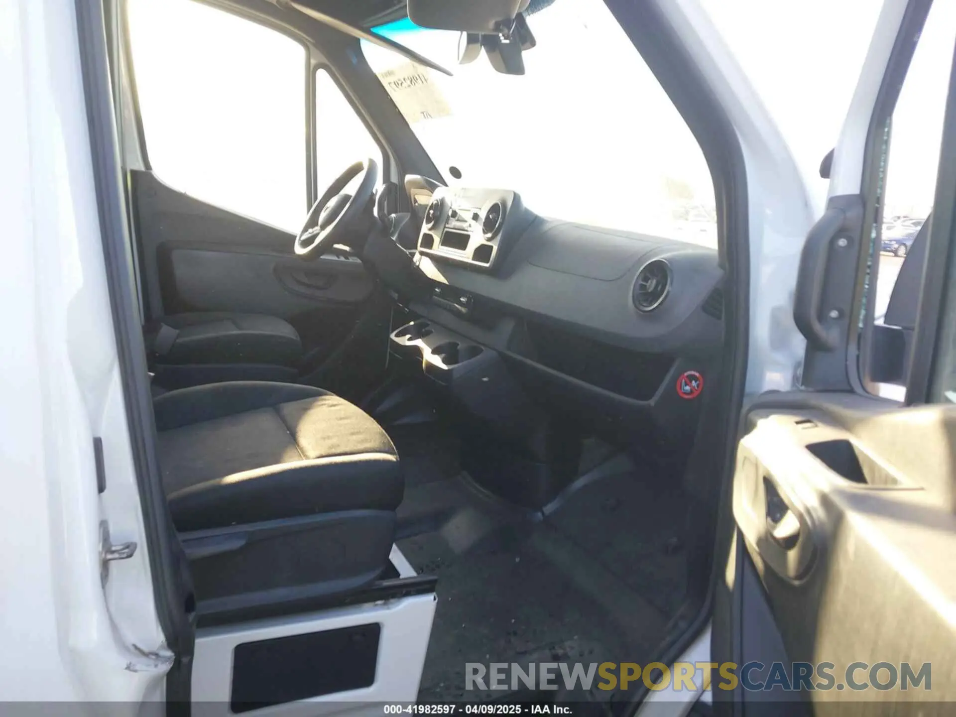 5 Photograph of a damaged car W1W4ECHY3LT034942 MERCEDES-BENZ SPRINTER 2500 2020