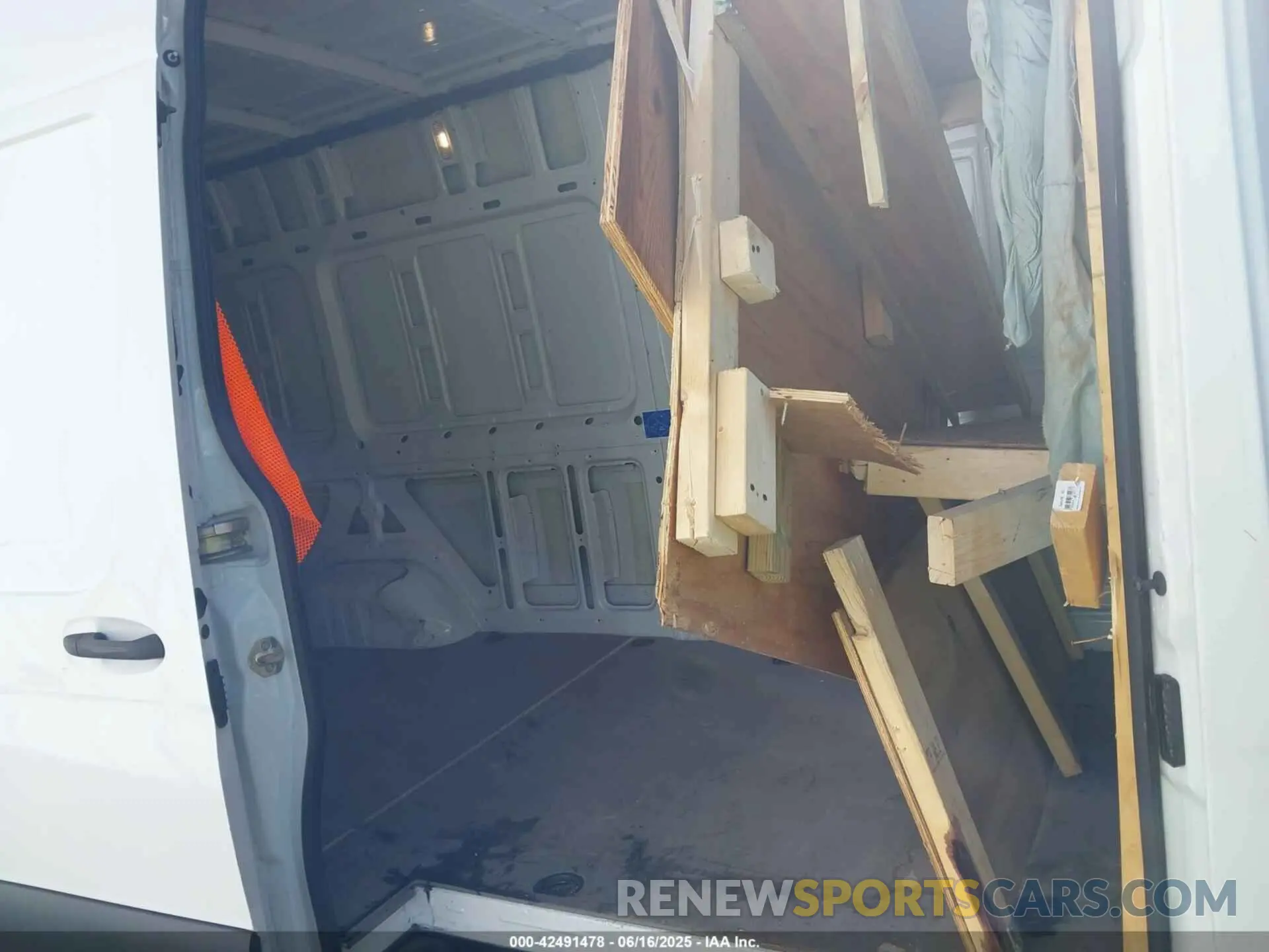 8 Photograph of a damaged car W1W4DCHY0MT048074 MERCEDES-BENZ SPRINTER 2500 2021
