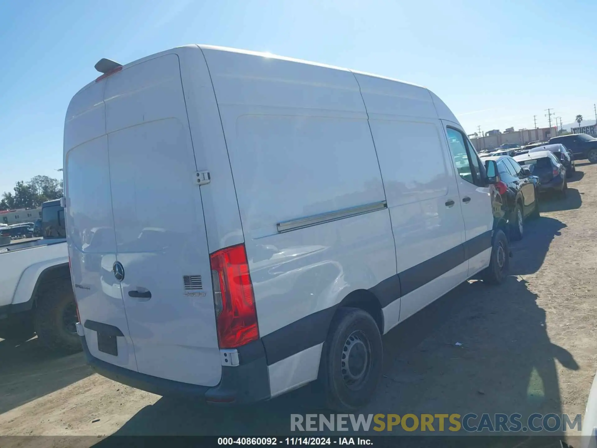 4 Photograph of a damaged car W1Y4DBHY4NT098690 MERCEDES-BENZ SPRINTER 2500 2022