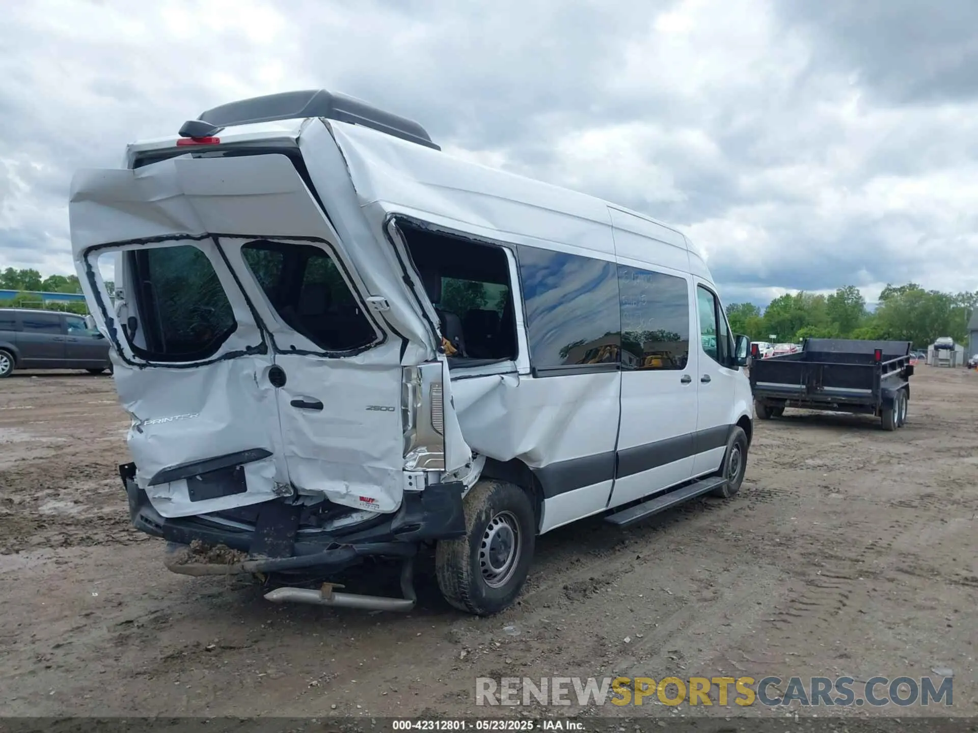 4 Photograph of a damaged car W1Z4DGHY3NT096986 MERCEDES-BENZ SPRINTER 2500 2022